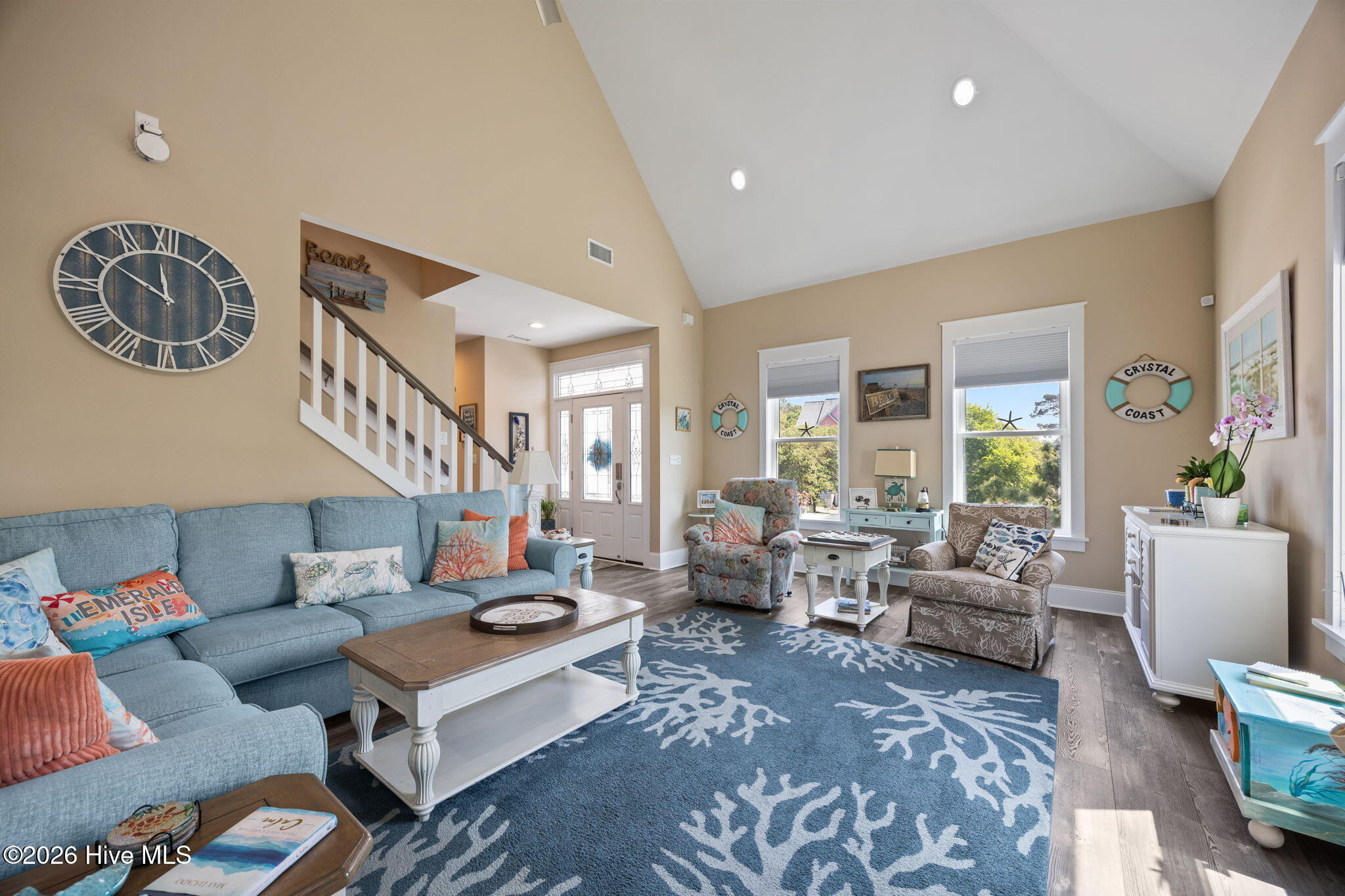 100567463 | Photo 18