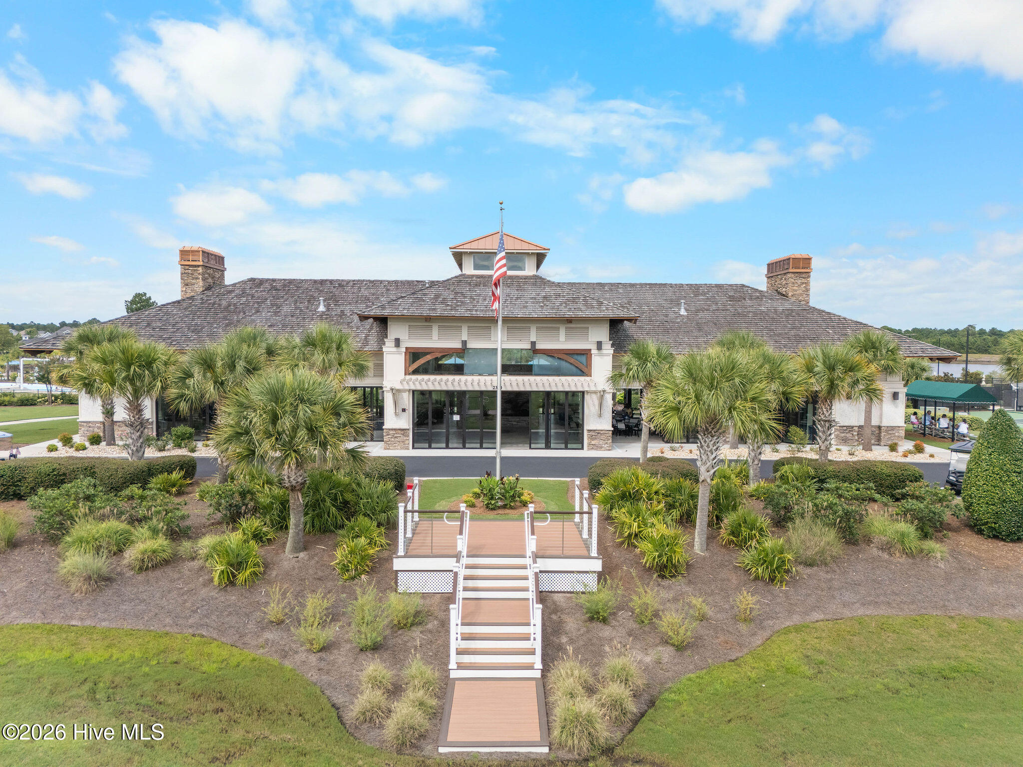 100565690 | Photo 125