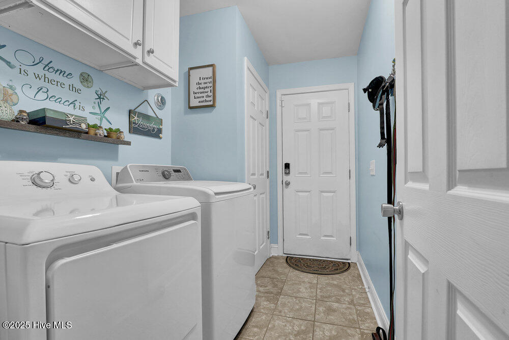 100532845 | Photo 30