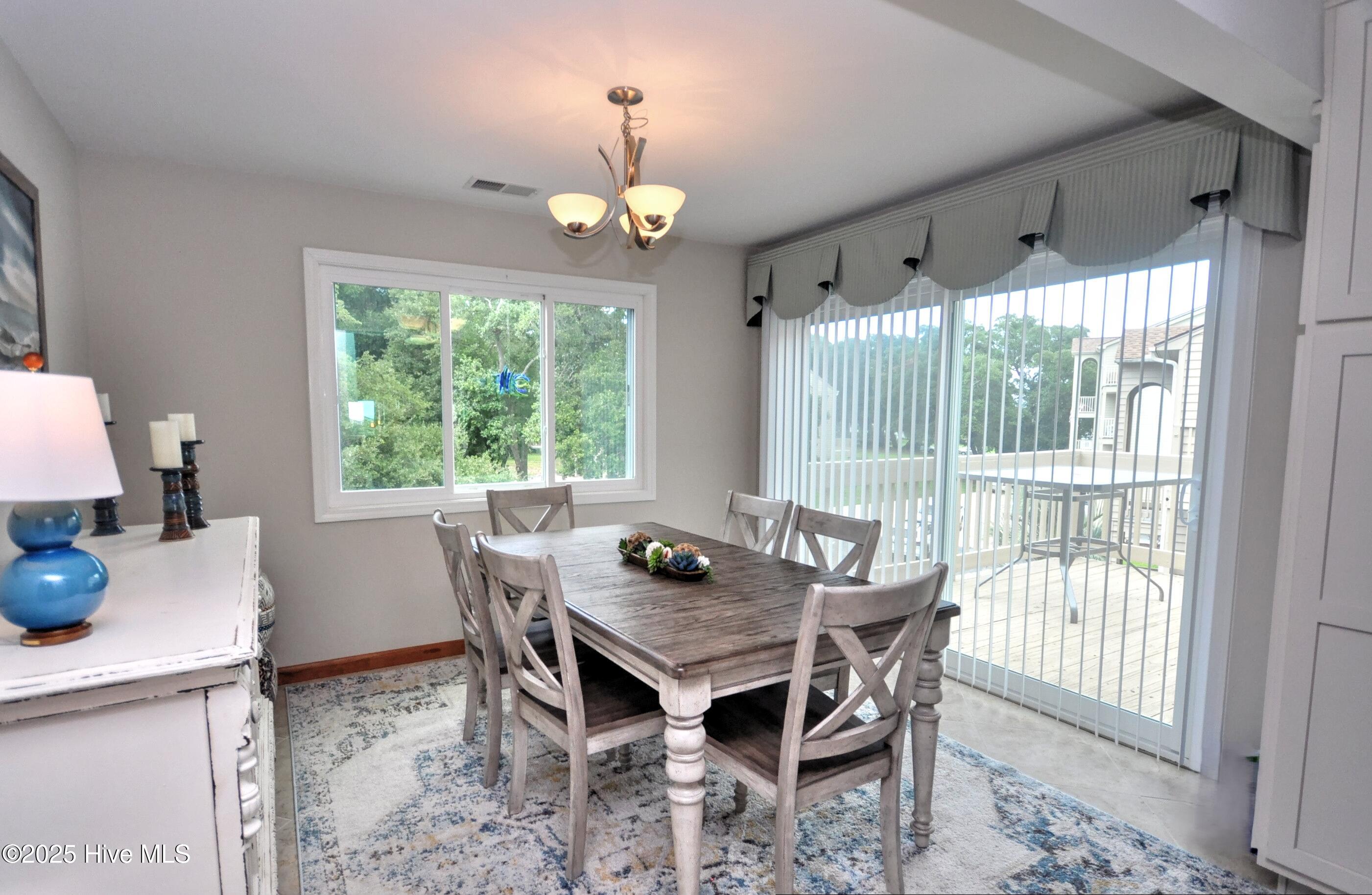 100526298 | Photo 12