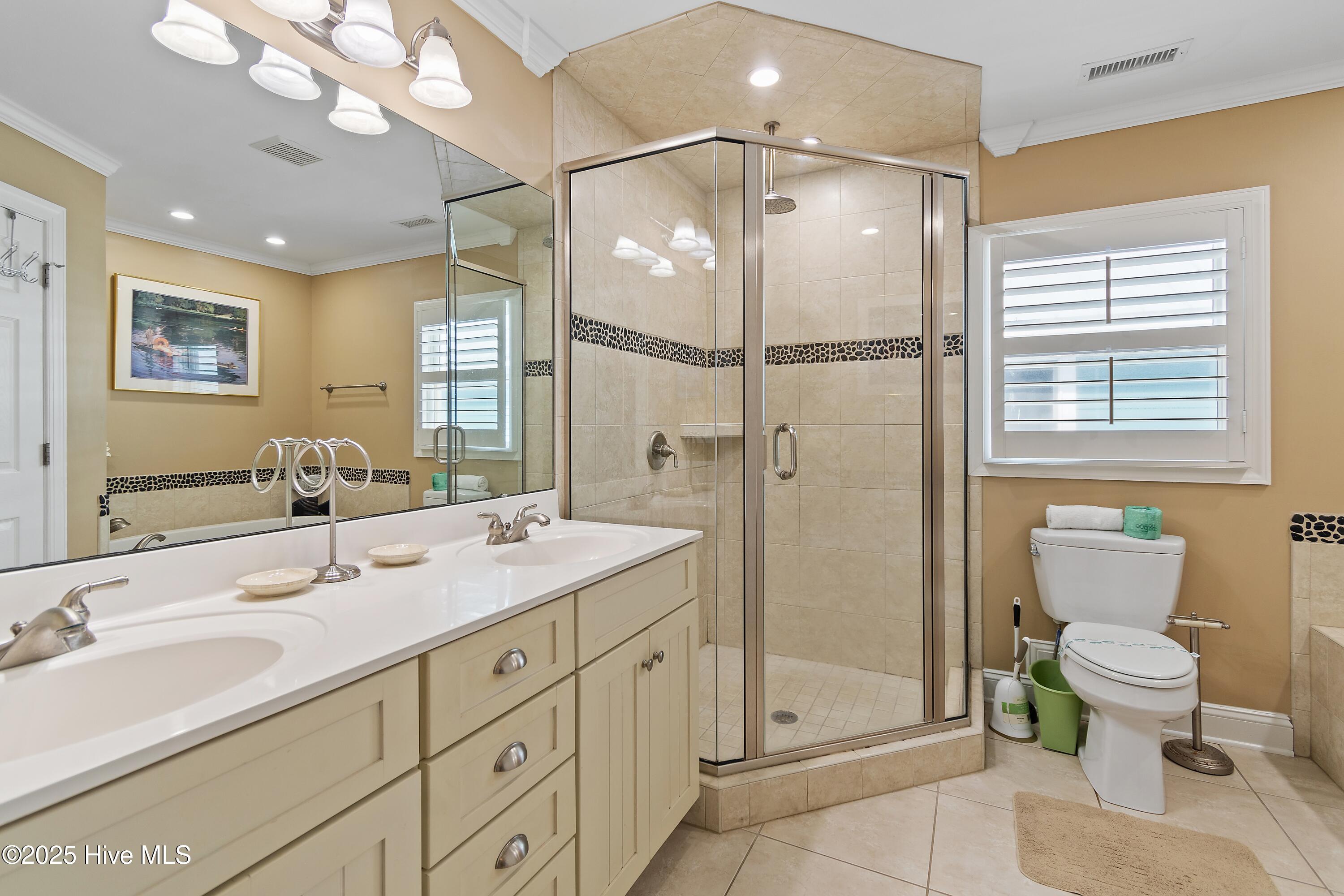 100504065 | Photo 55