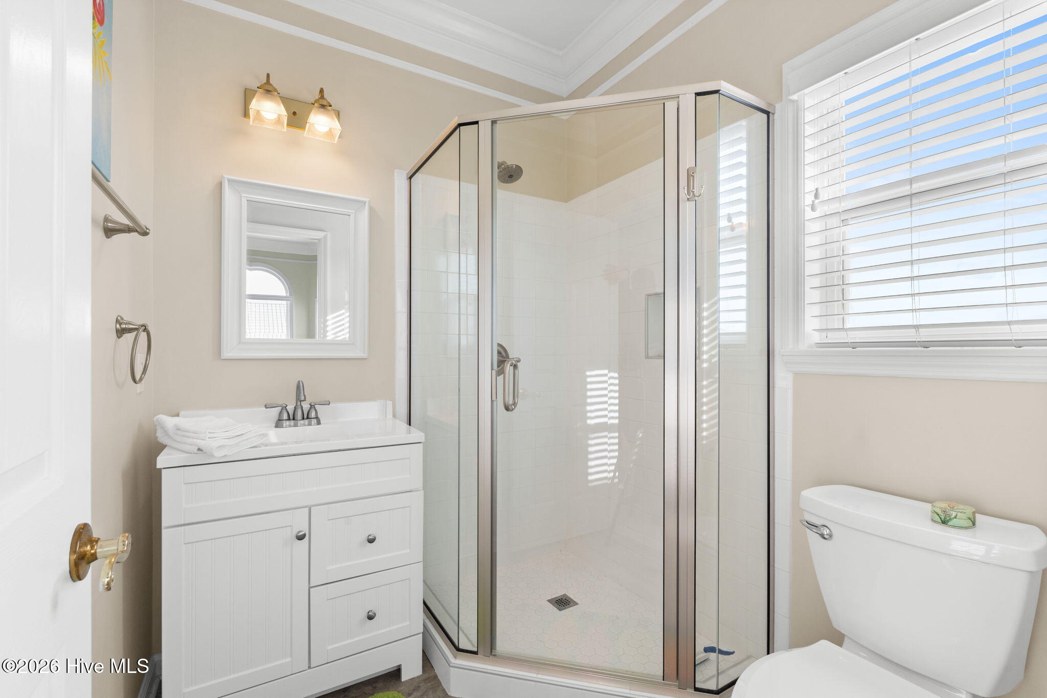 100561633 | Photo 23