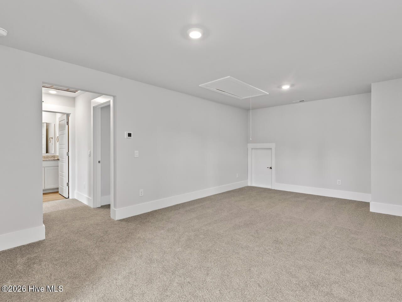 100557631 | Photo 30