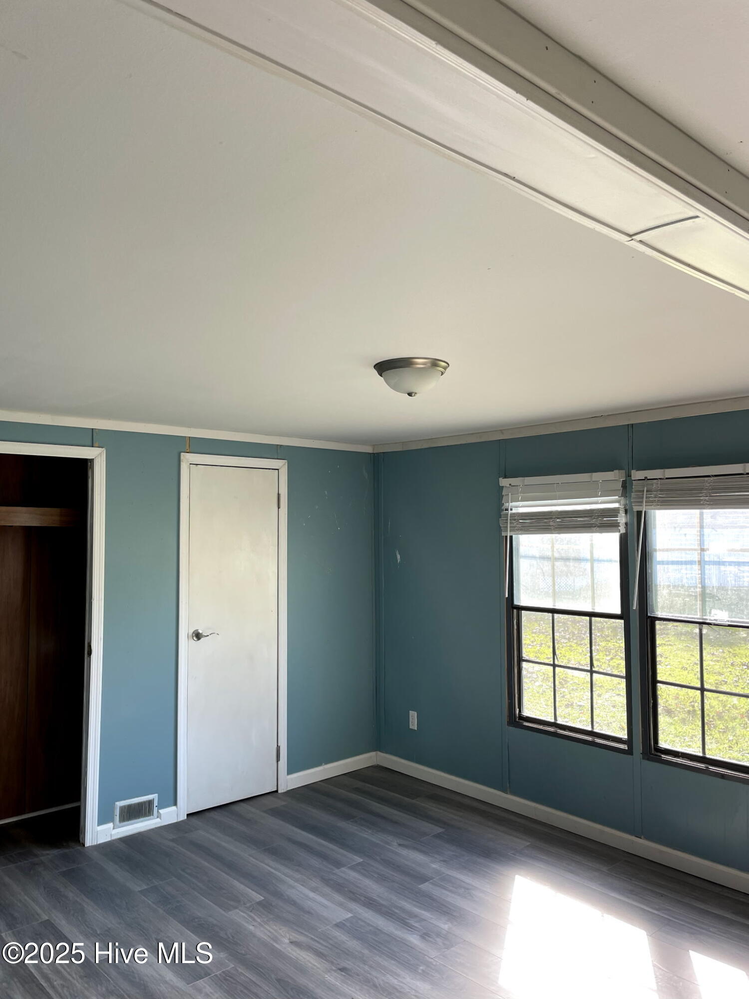 100540035 | Photo 39