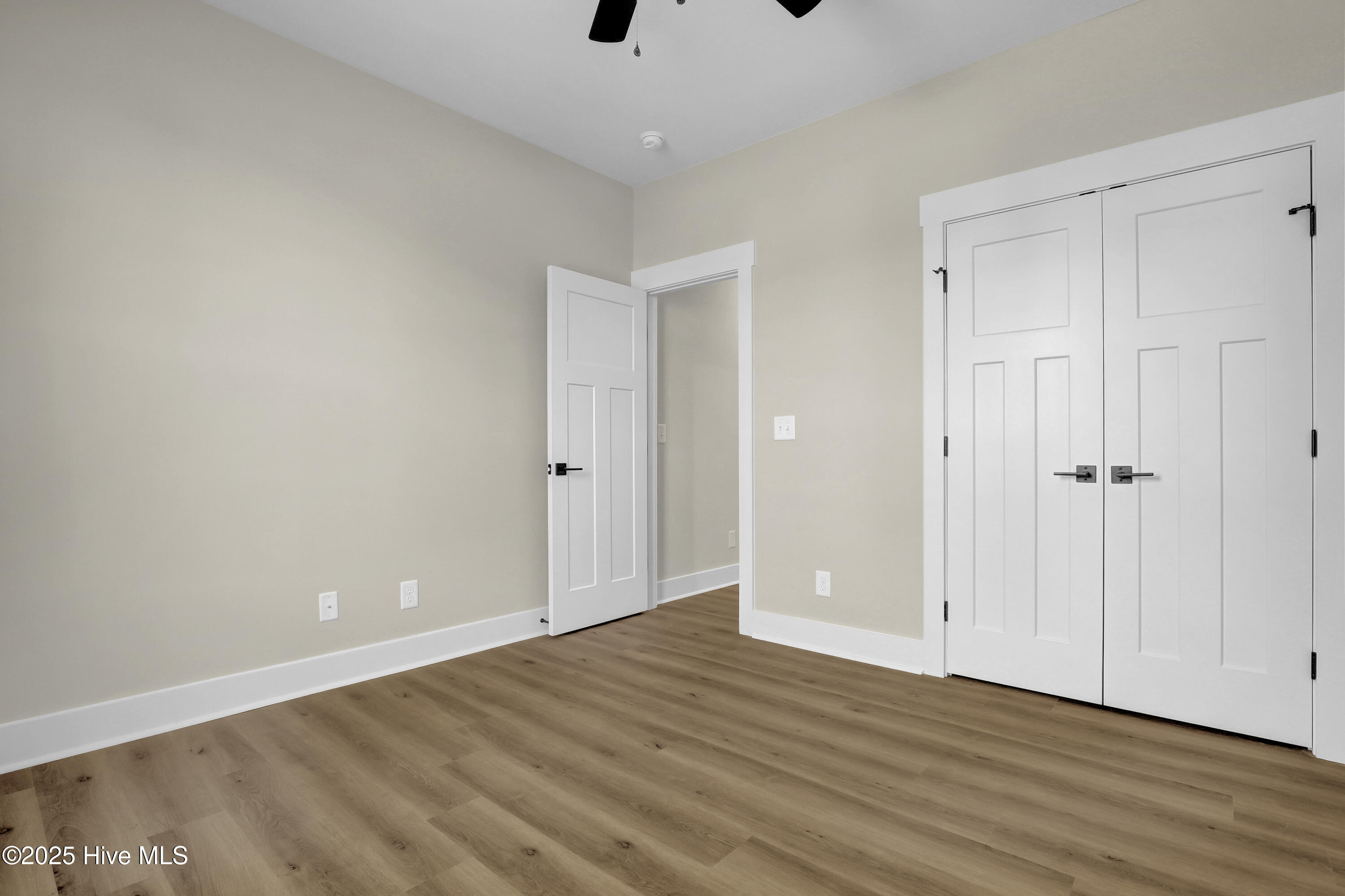 100542406 | Photo 30