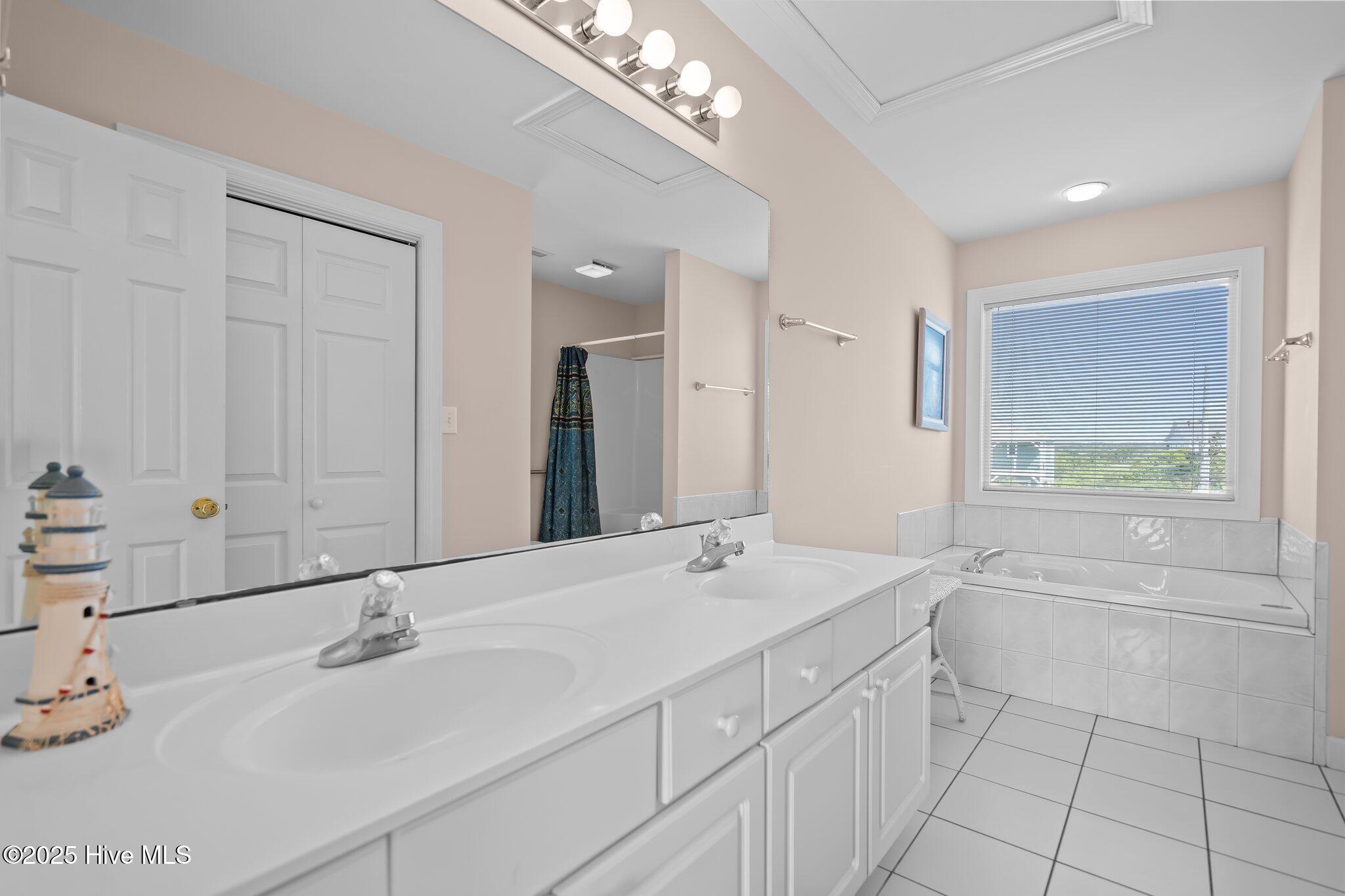 100506590 | Photo 27