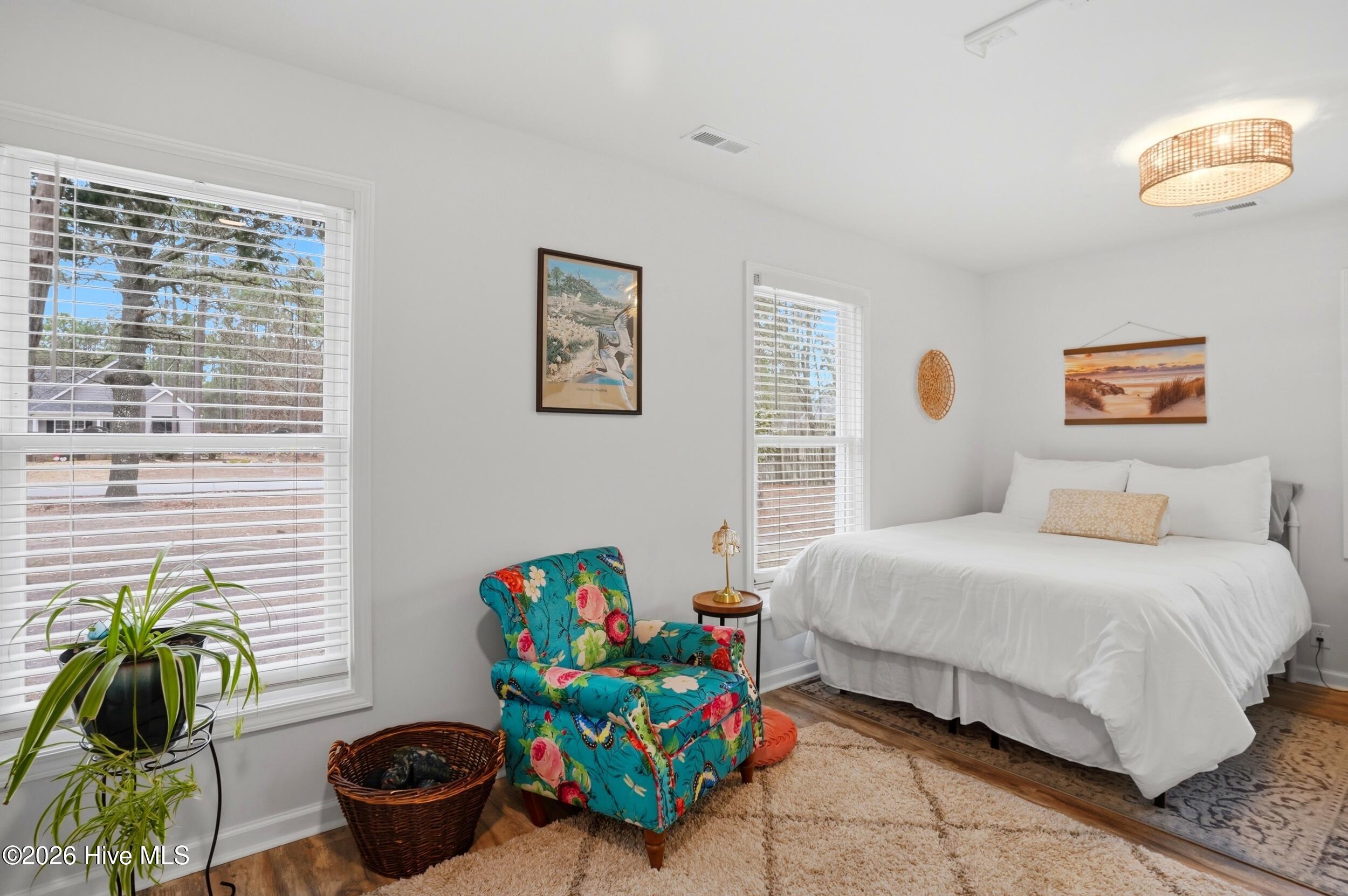 100561459 | Photo 13