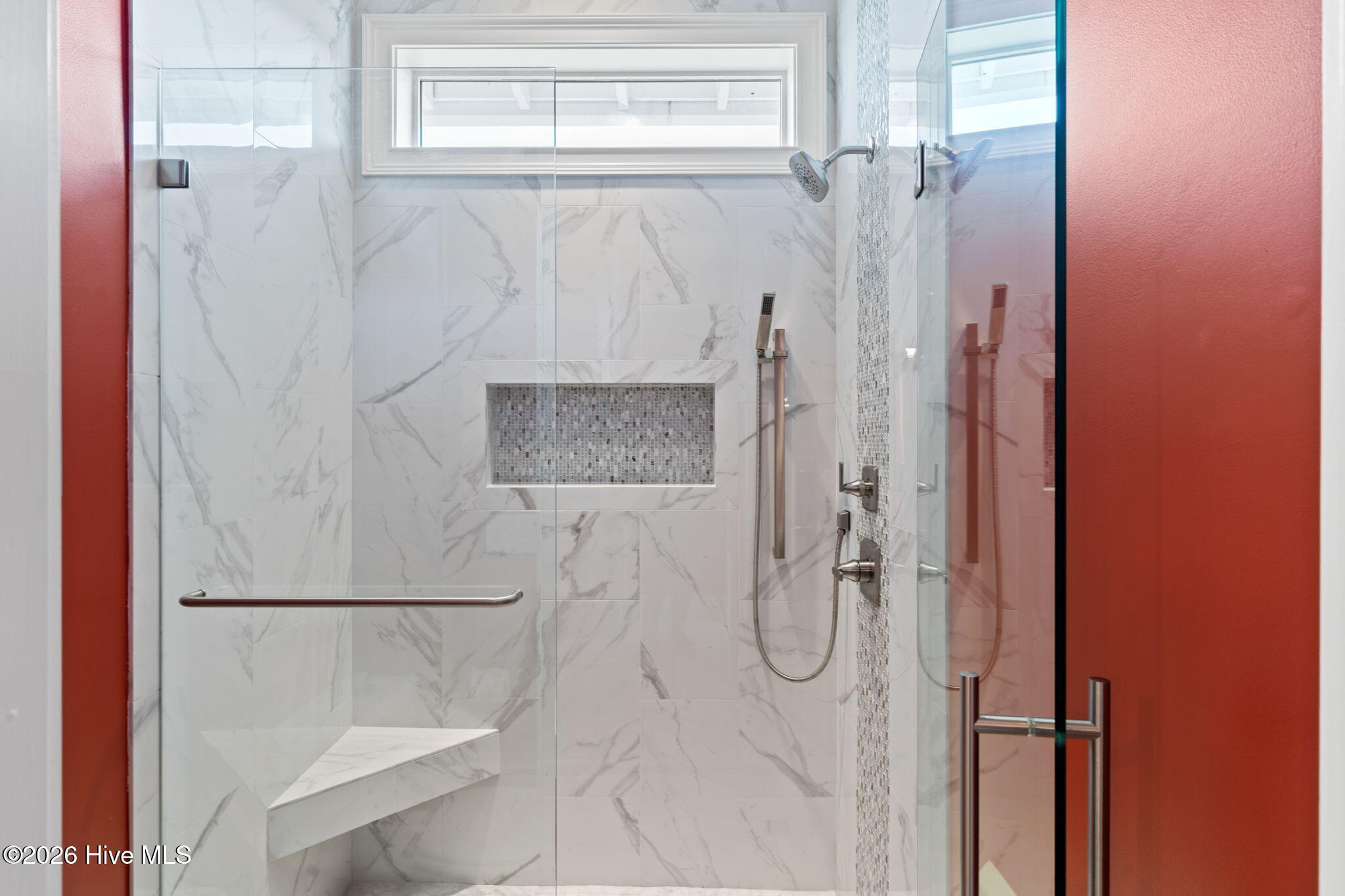 100554709 | Photo 68