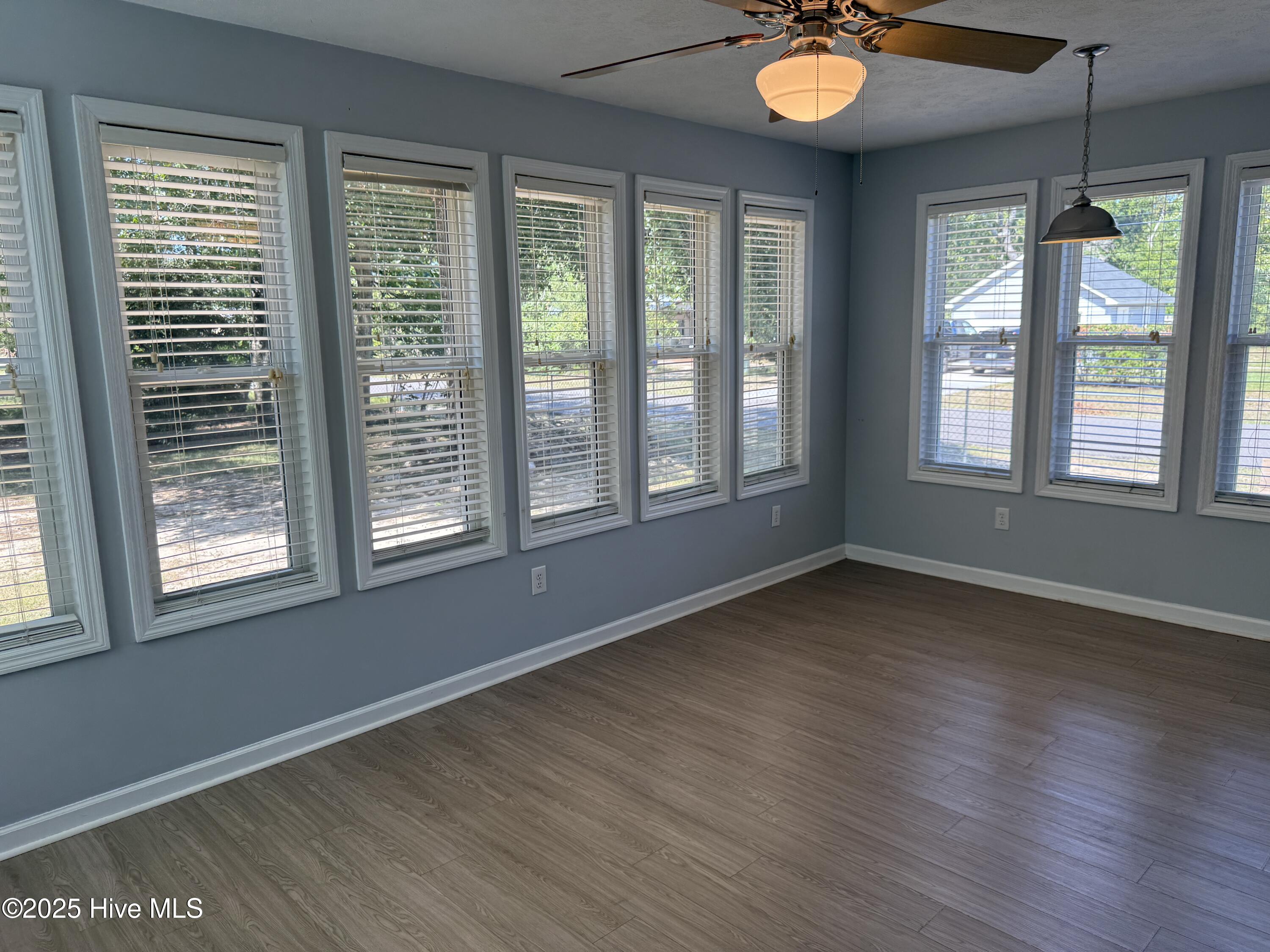 100531759 | Photo 26