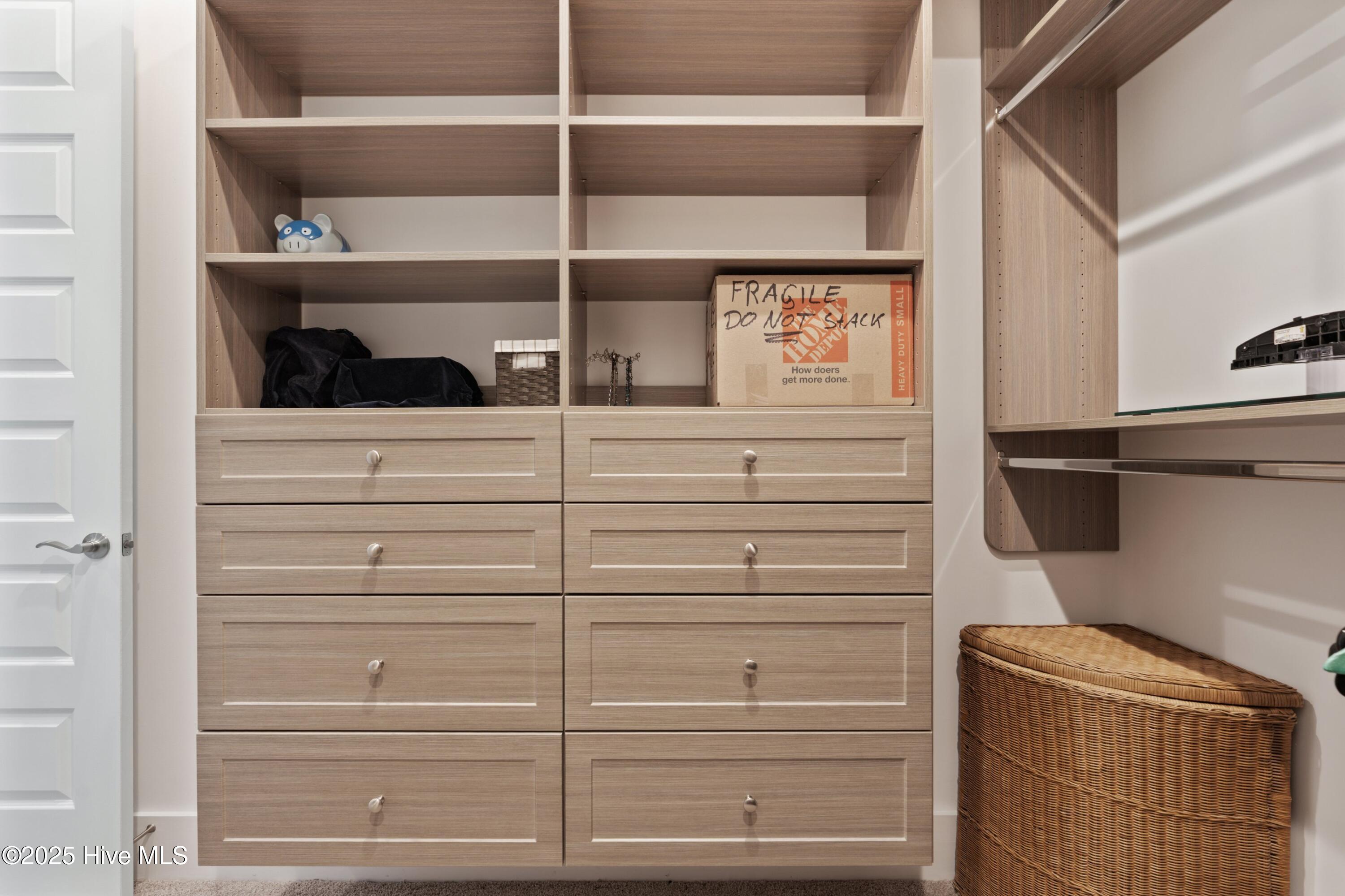 100507237 | Photo 18