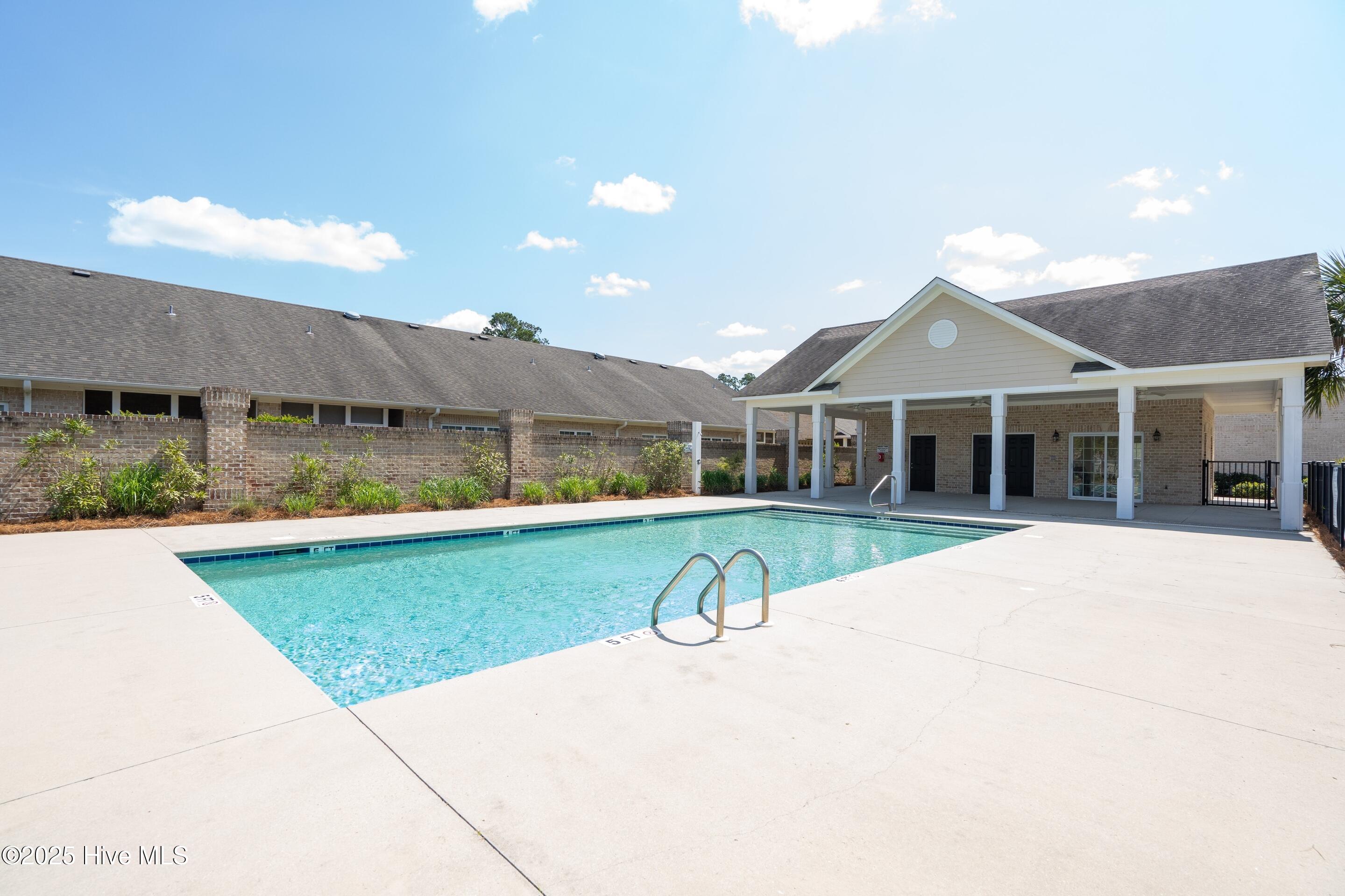 100512963 | Photo 55