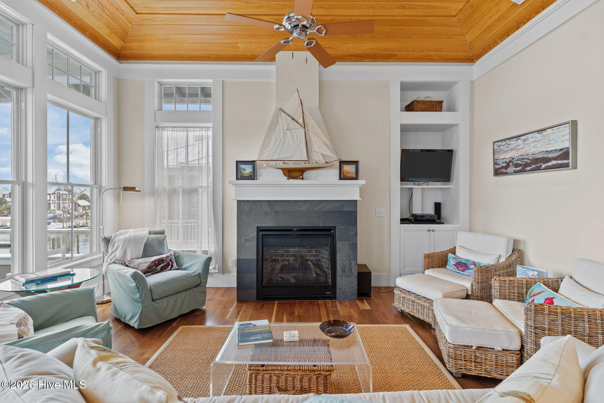 100555119 | Photo 11