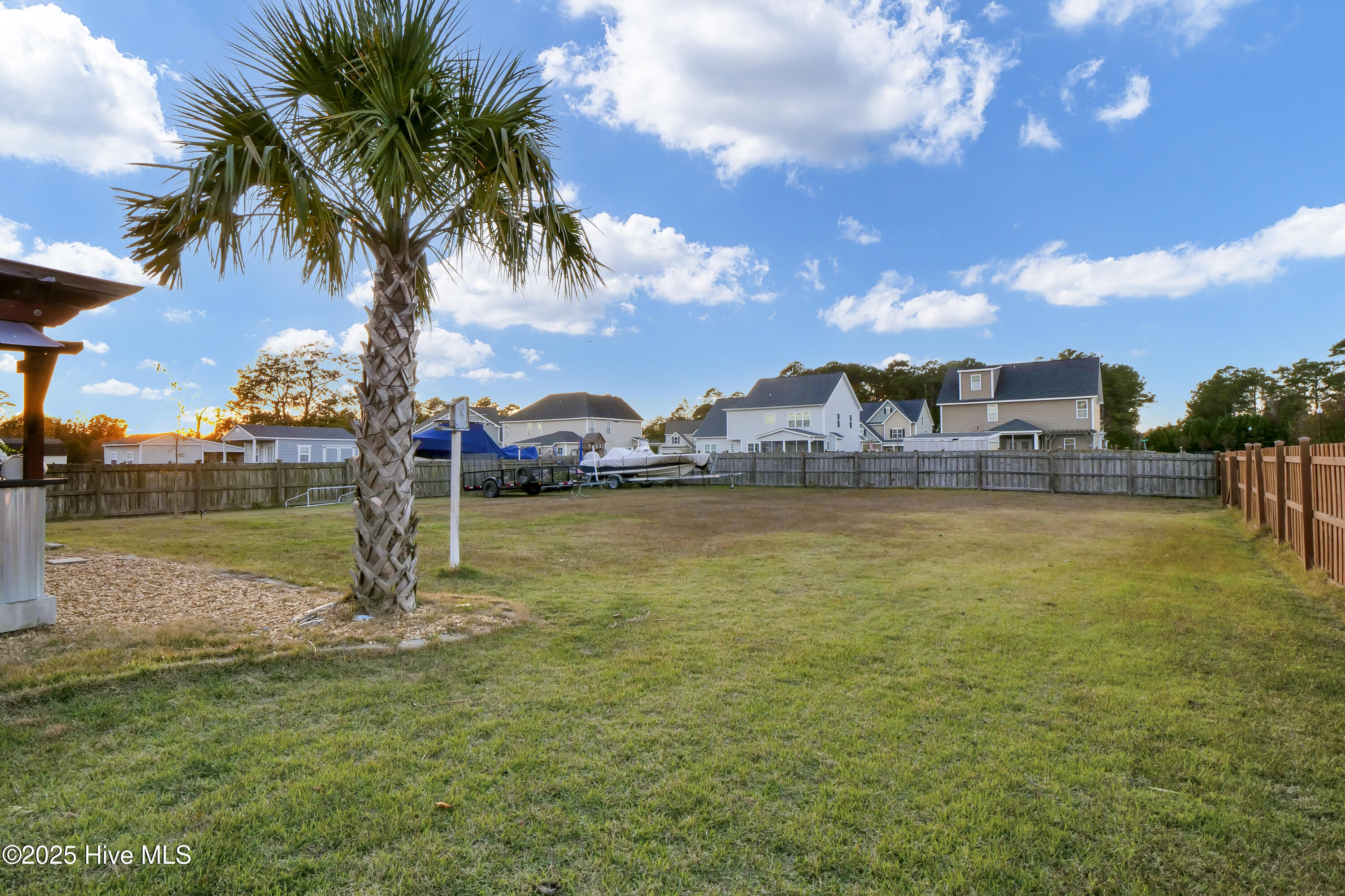 100541385 | Photo 32