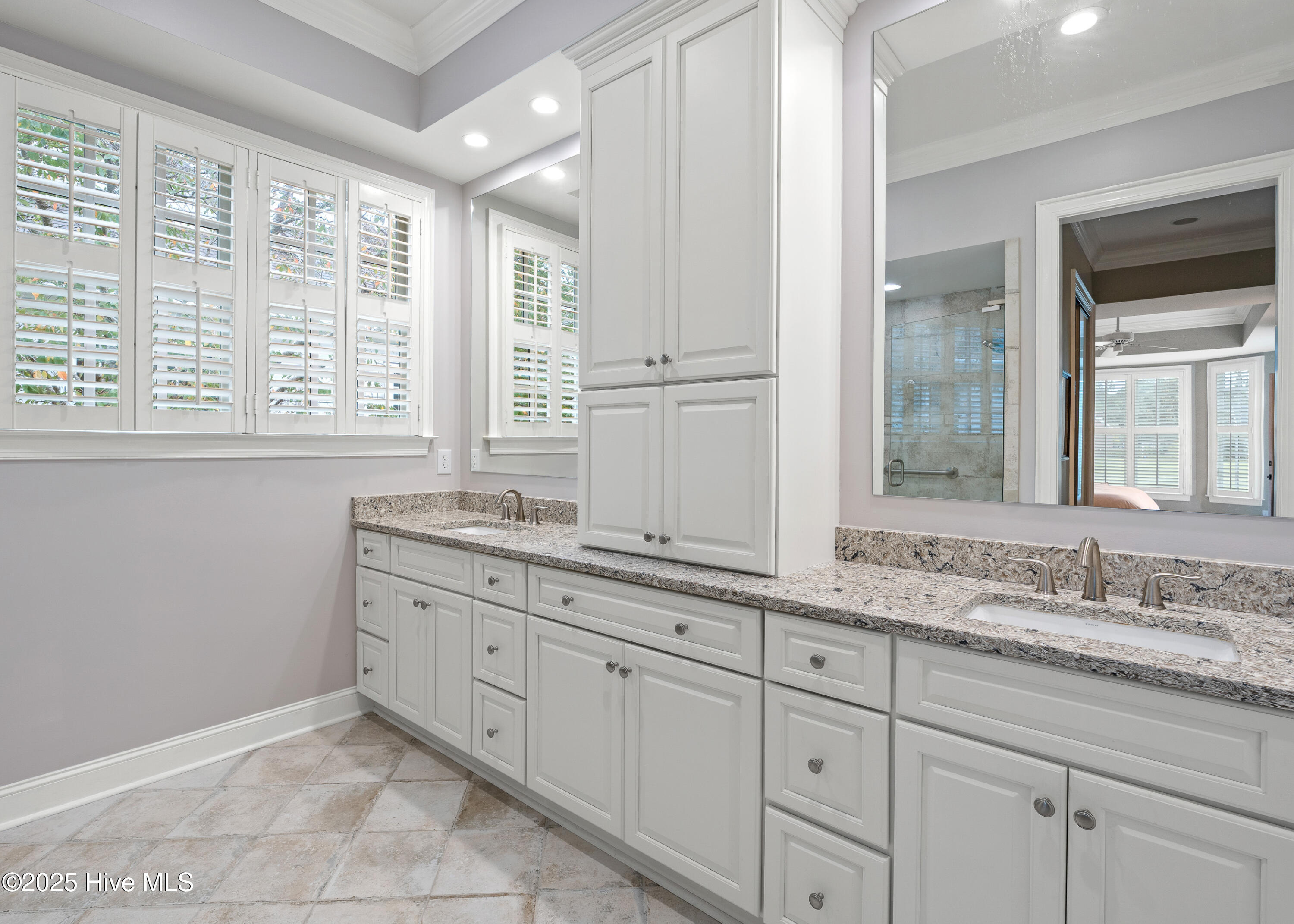 100539853 | Photo 24