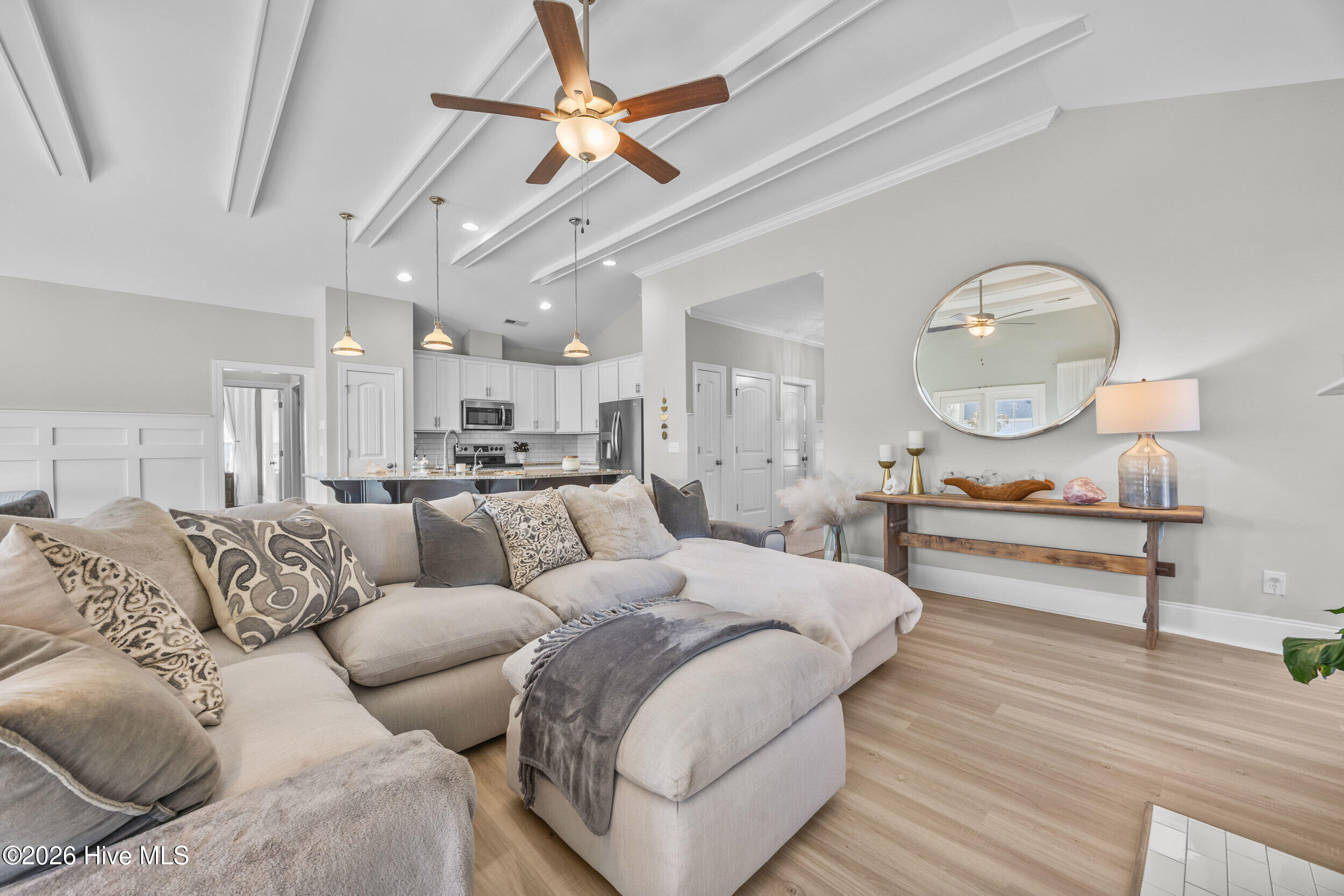 100550953 | Photo 14