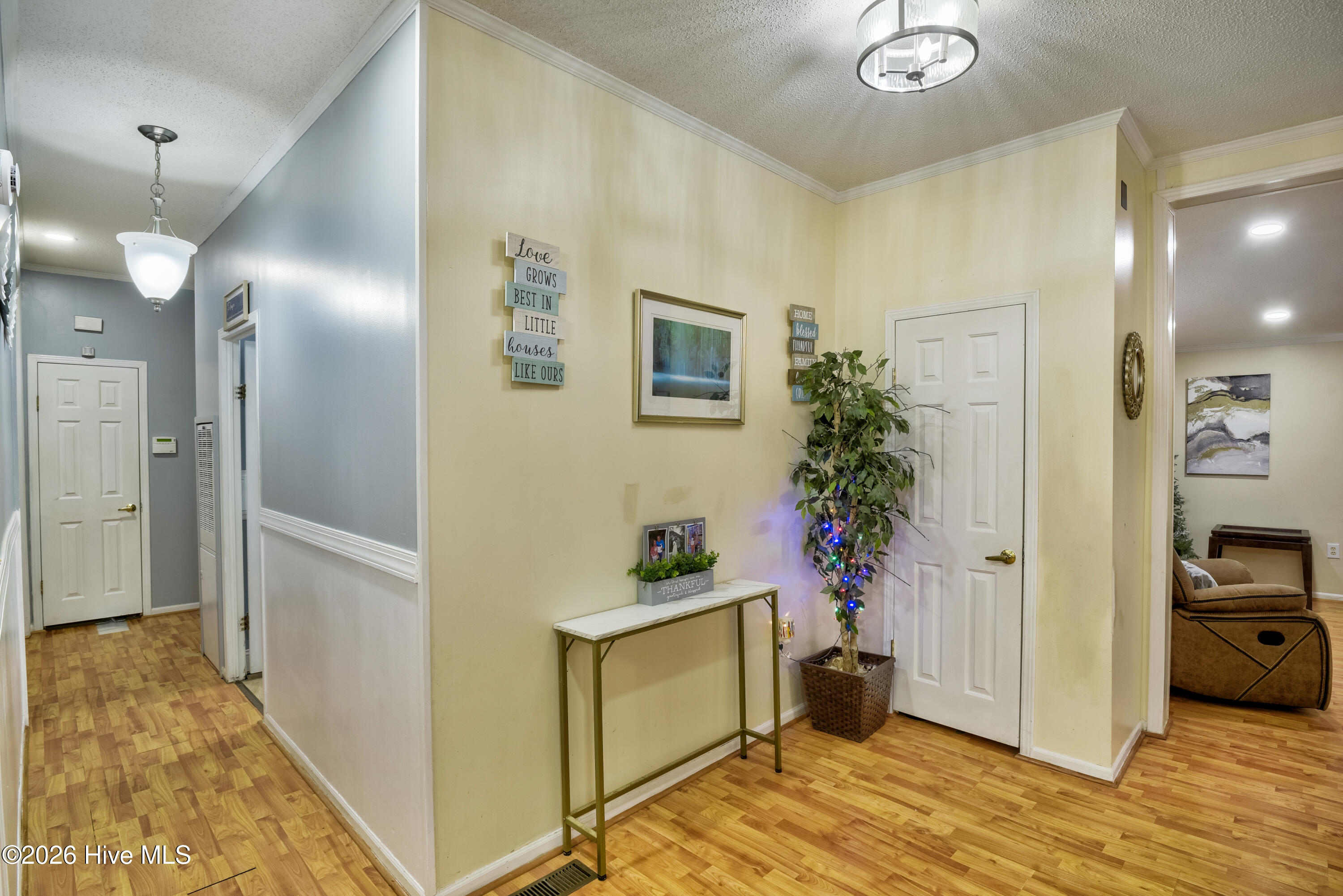 100566927 | Photo 13