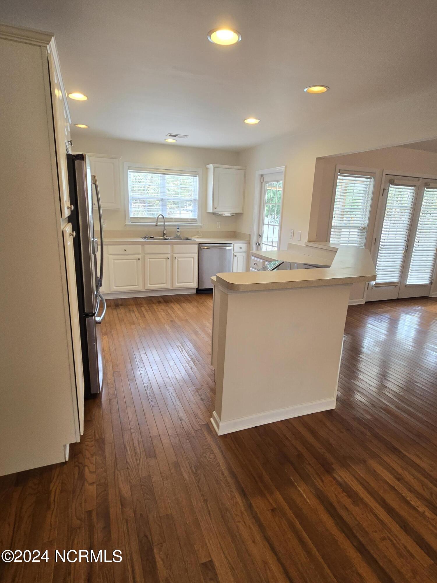 100465743 | Photo 21