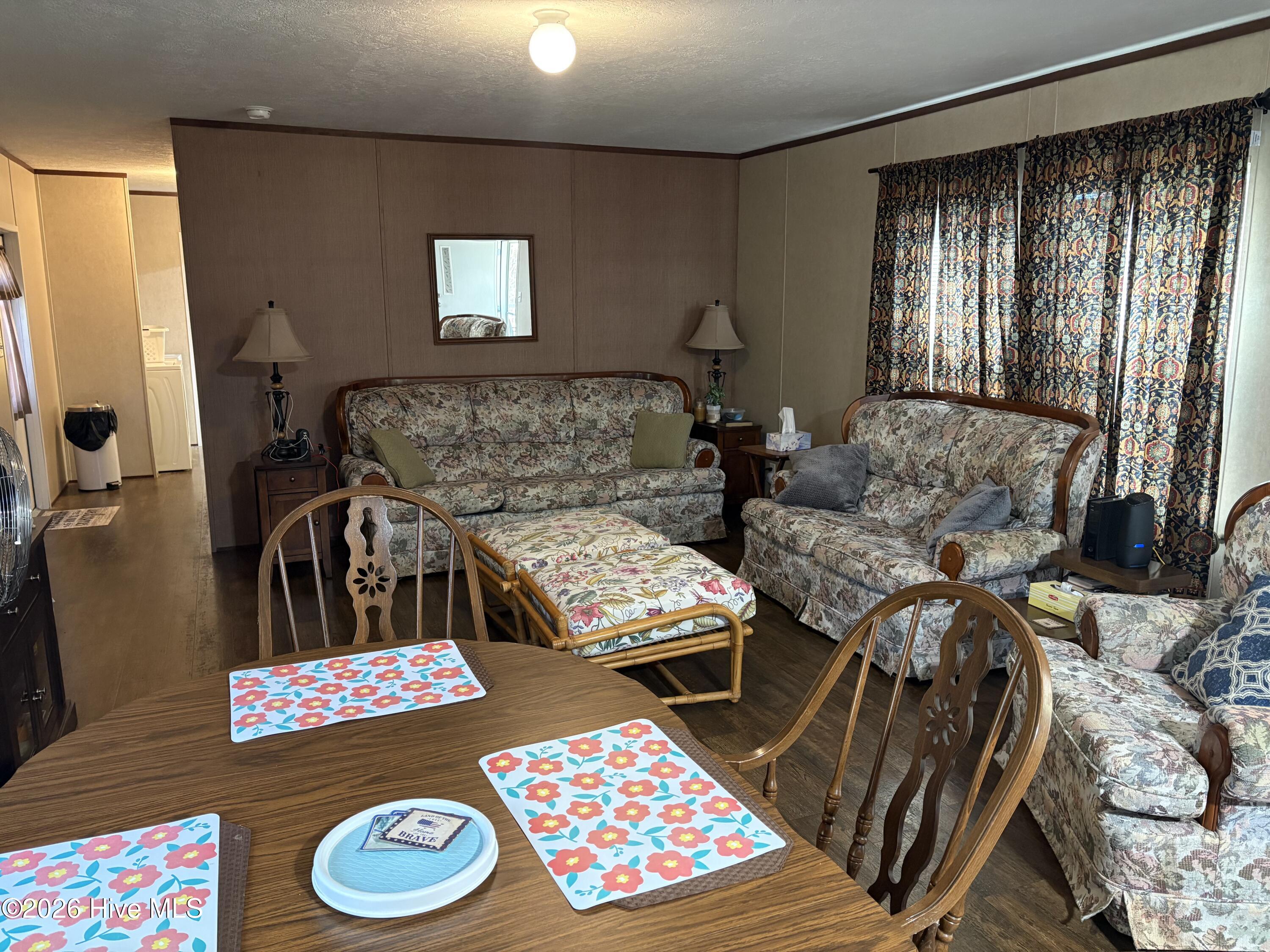 100563107 | Photo 17