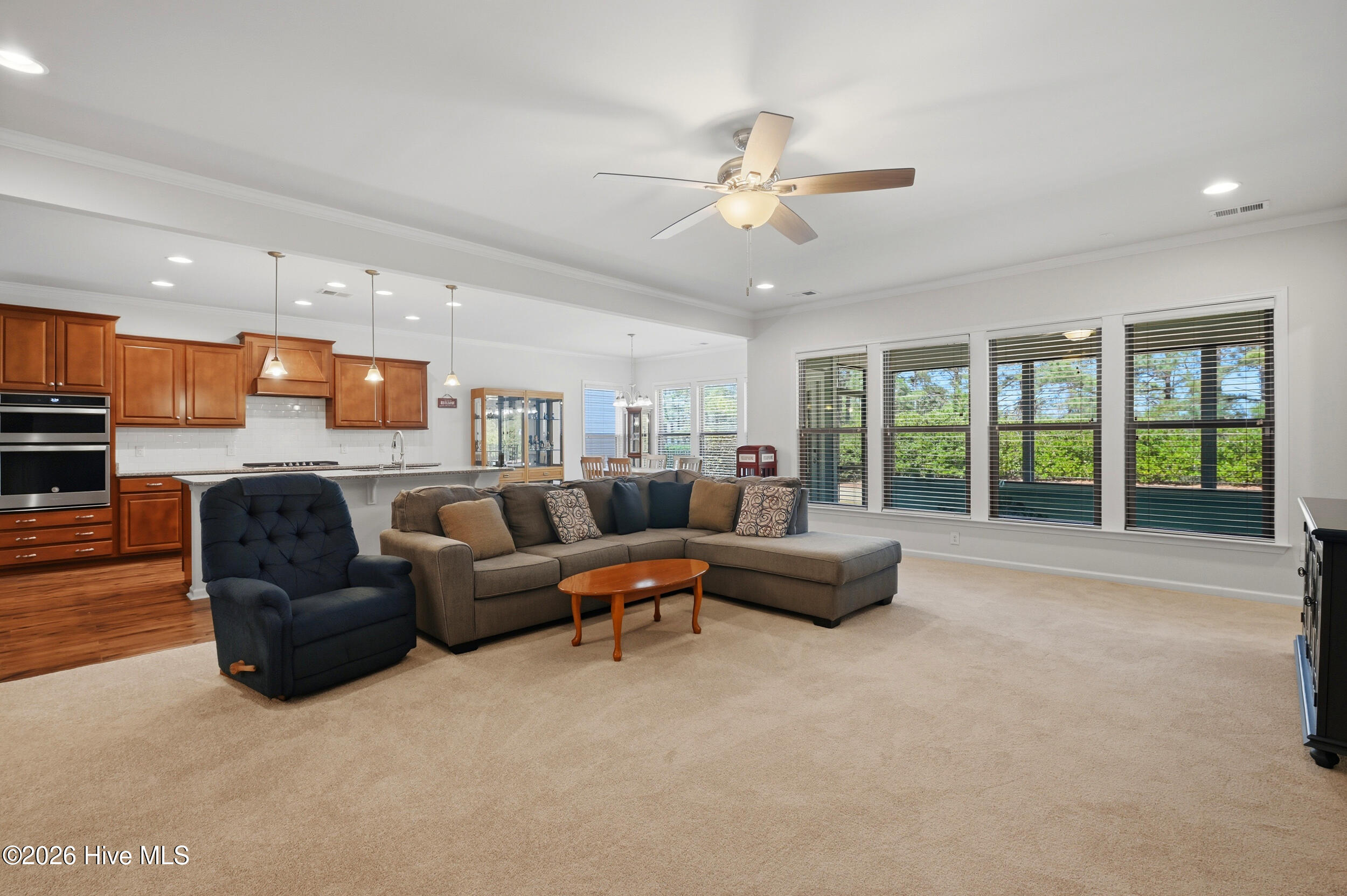 100565292 | Photo 10