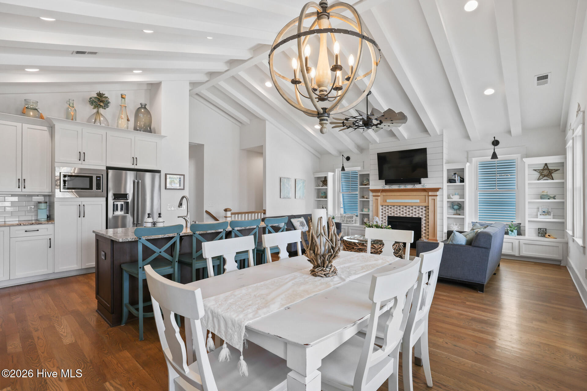 100567174 | Photo 11