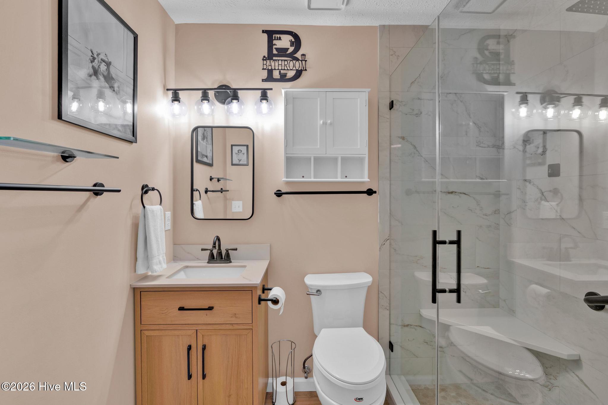 100566412 | Photo 39