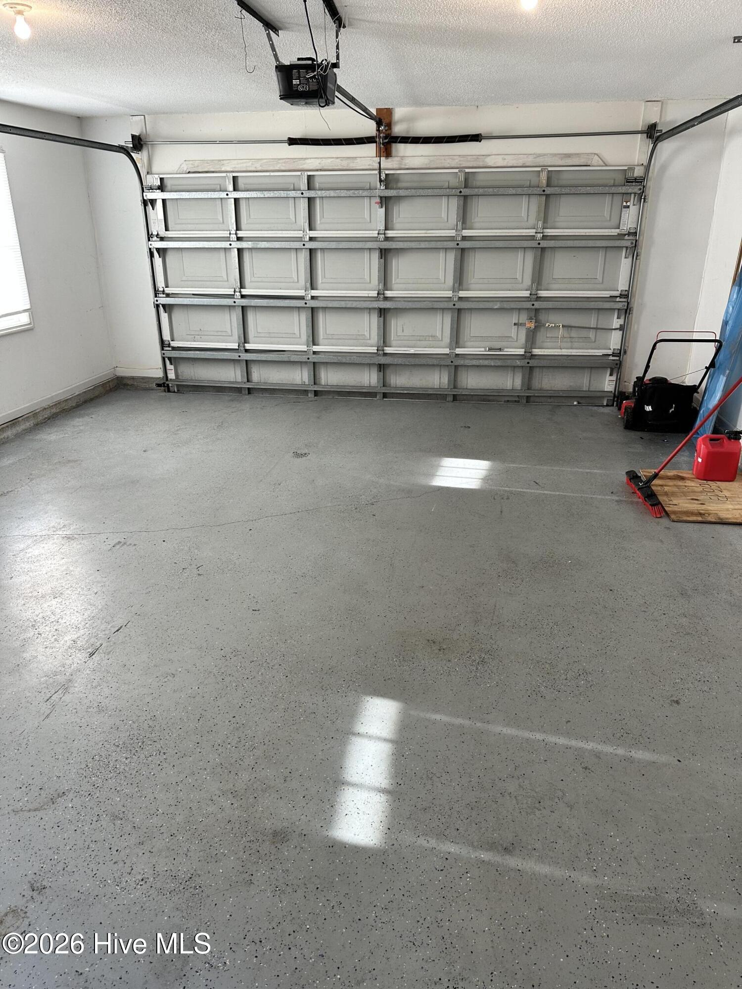 100550930 | Photo 23