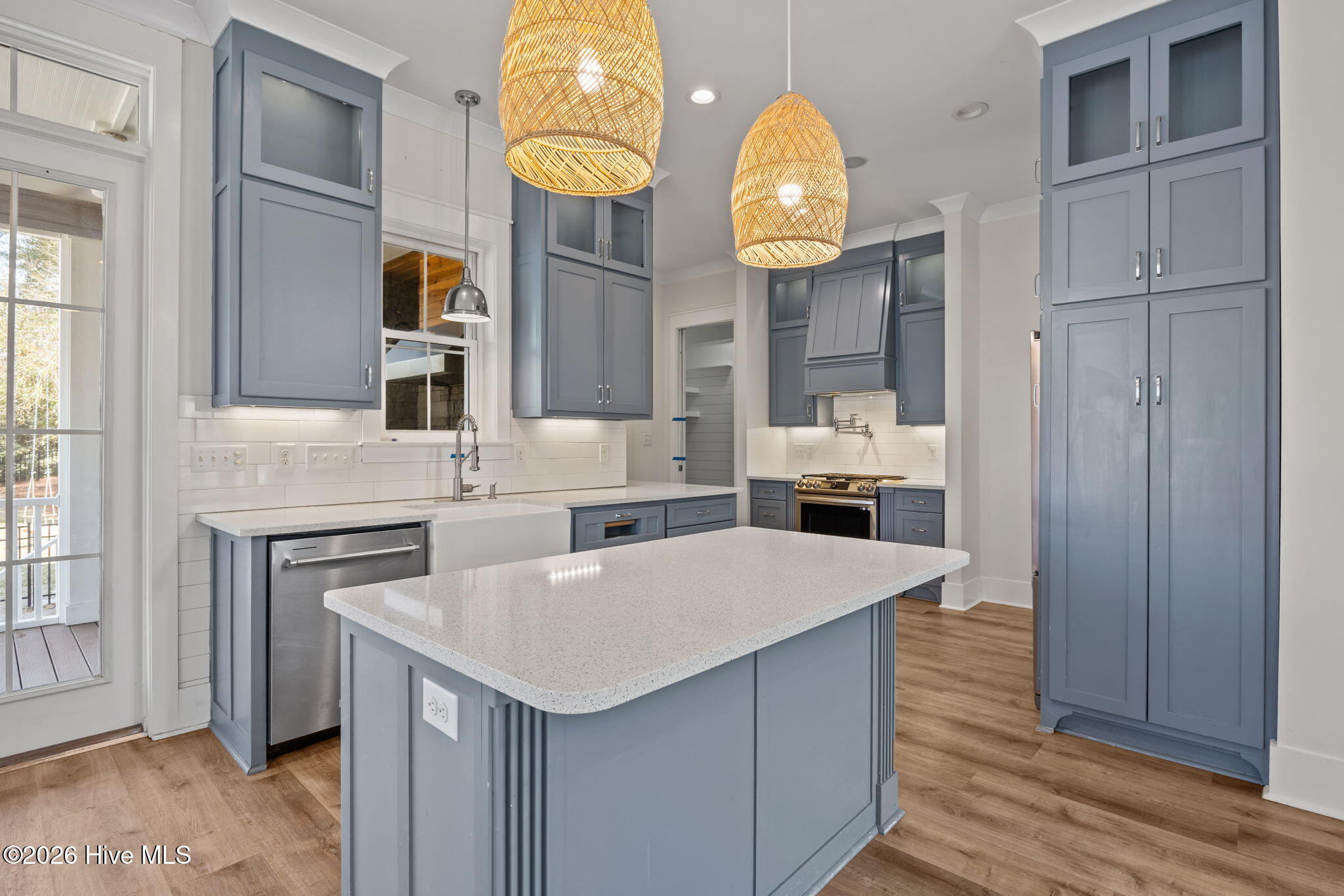 100558576 | Photo 14