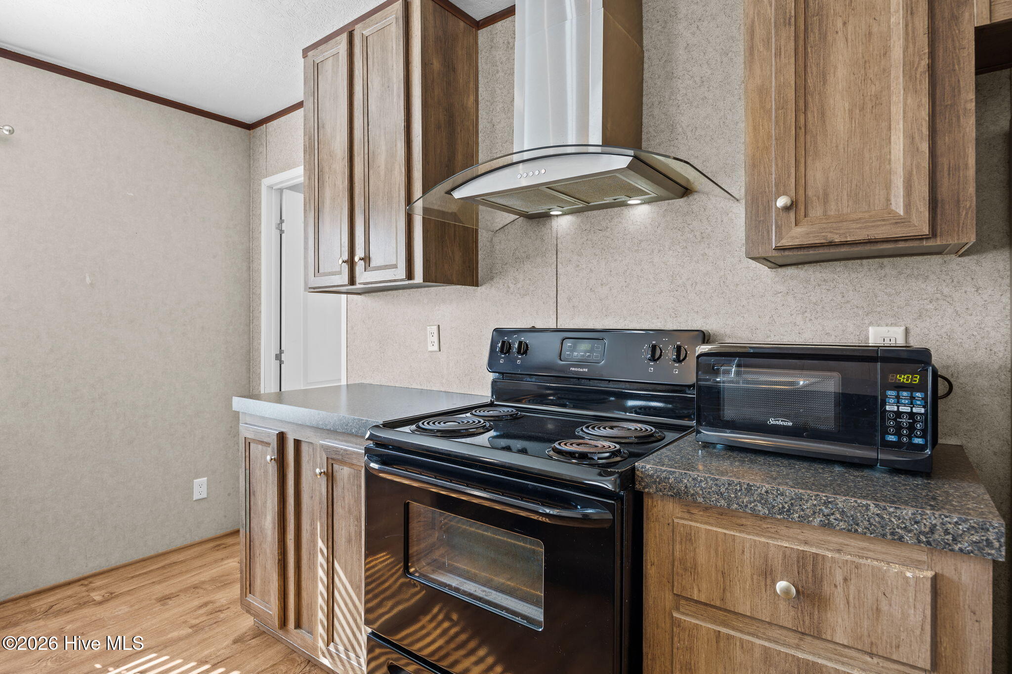 100551918 | Photo 18