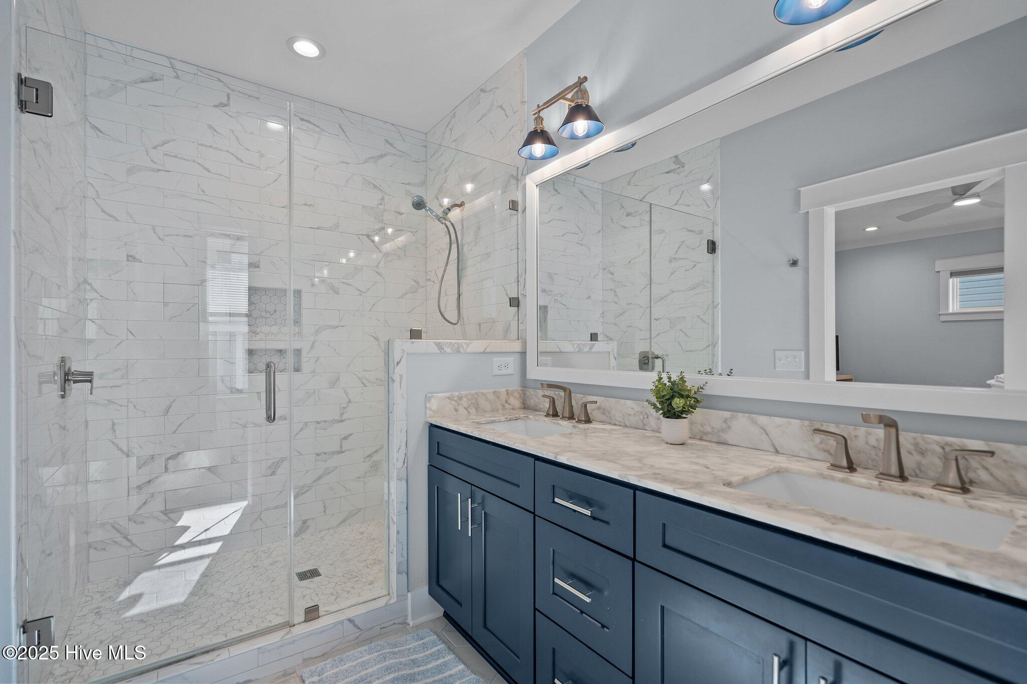 100529961 | Photo 10