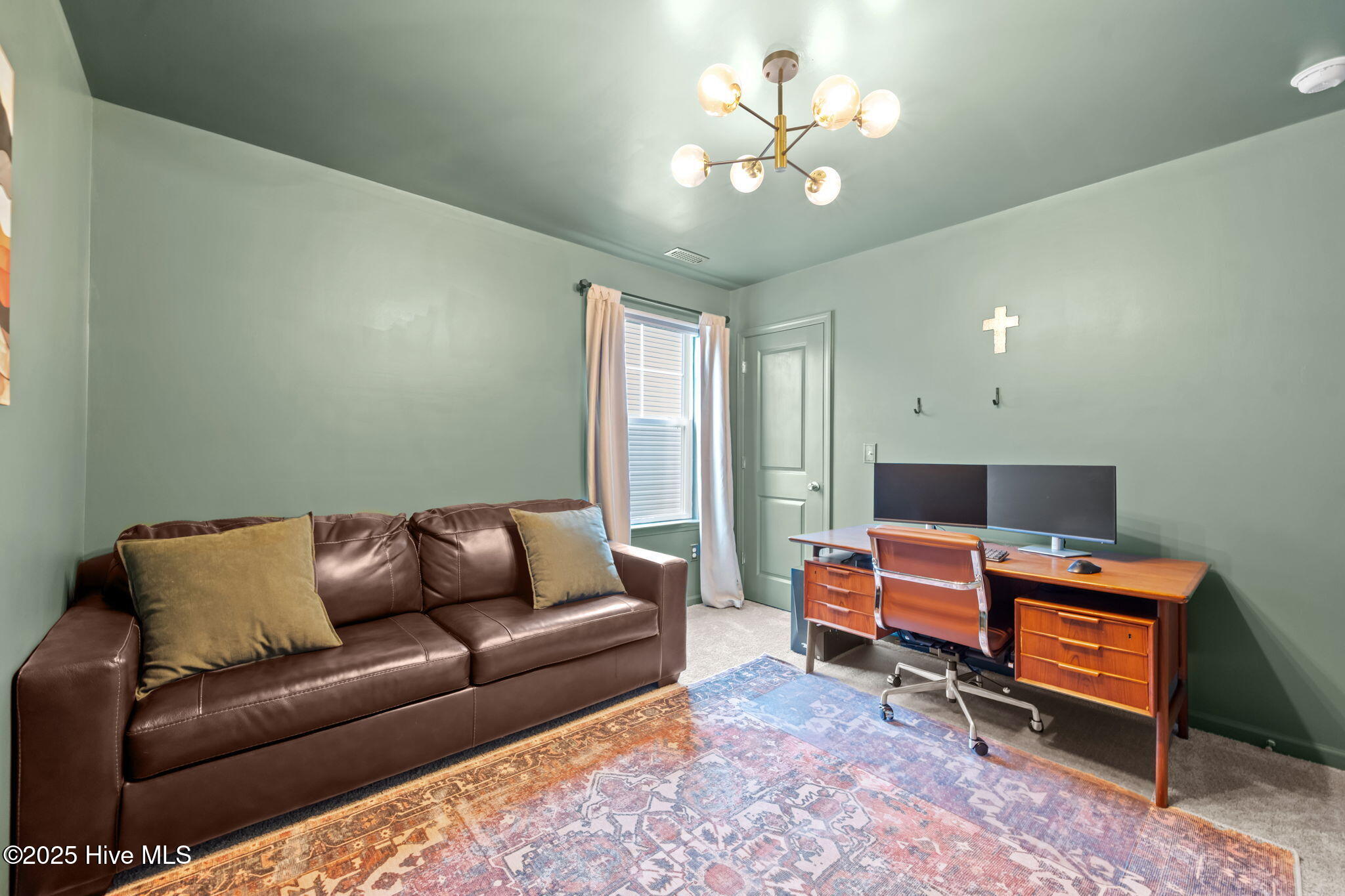 100547025 | Photo 39