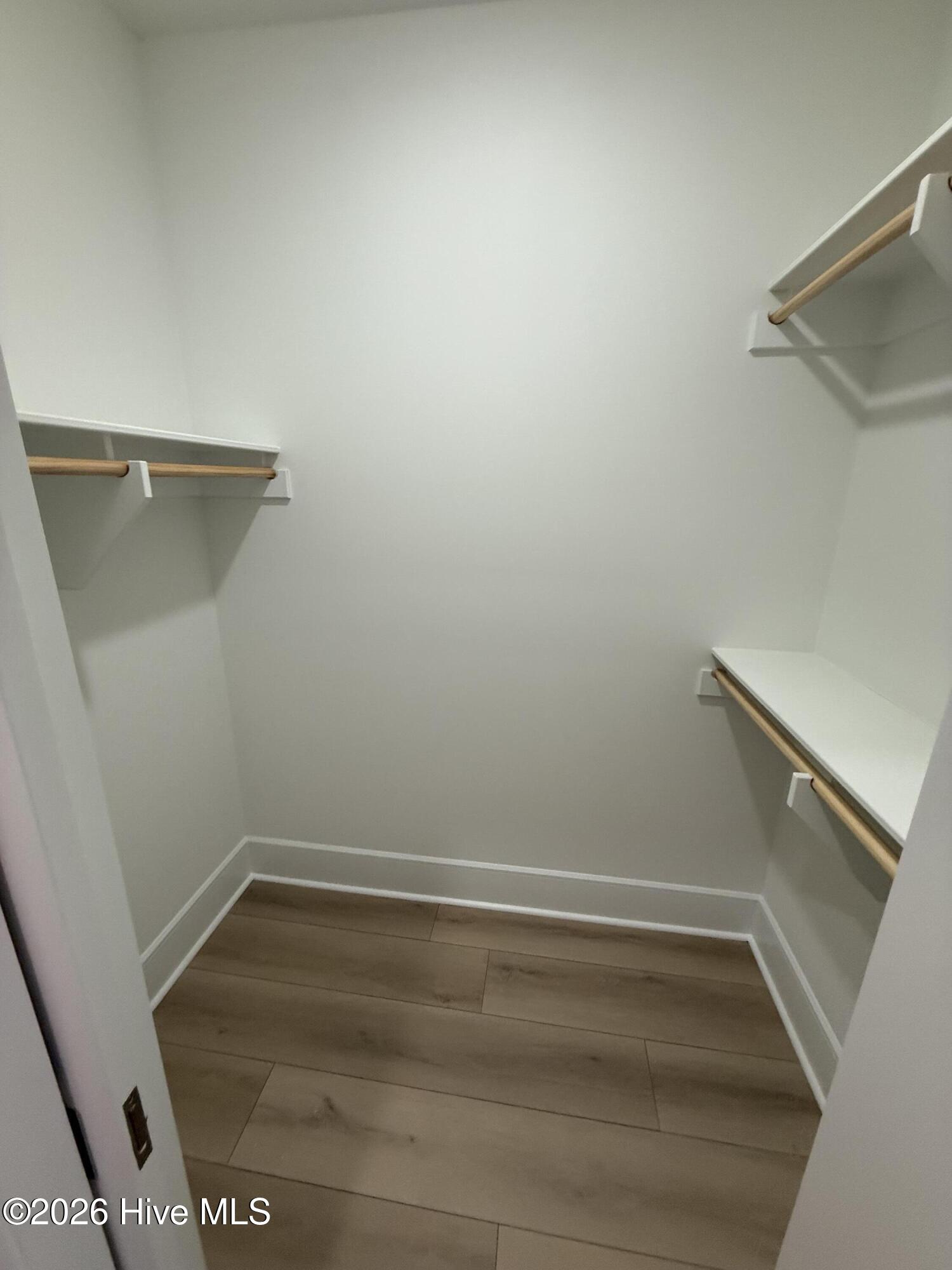 100561434 | Photo 19