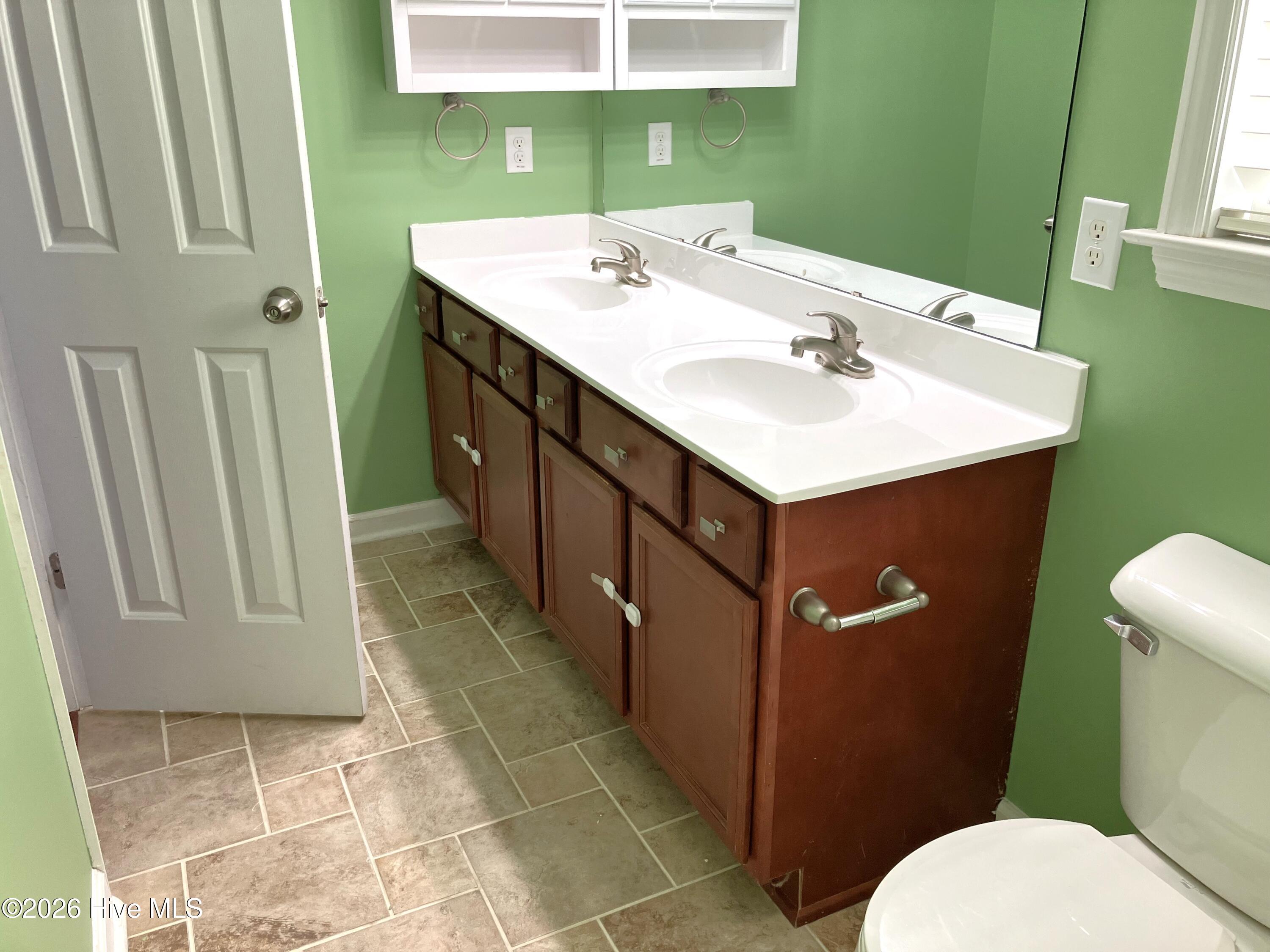 100550240 | Photo 17