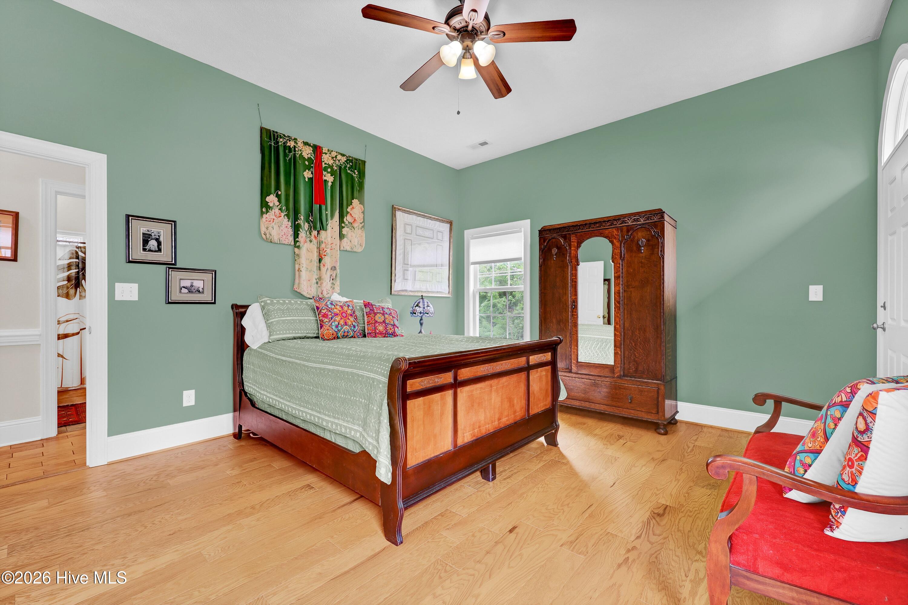 100564769 | Photo 14