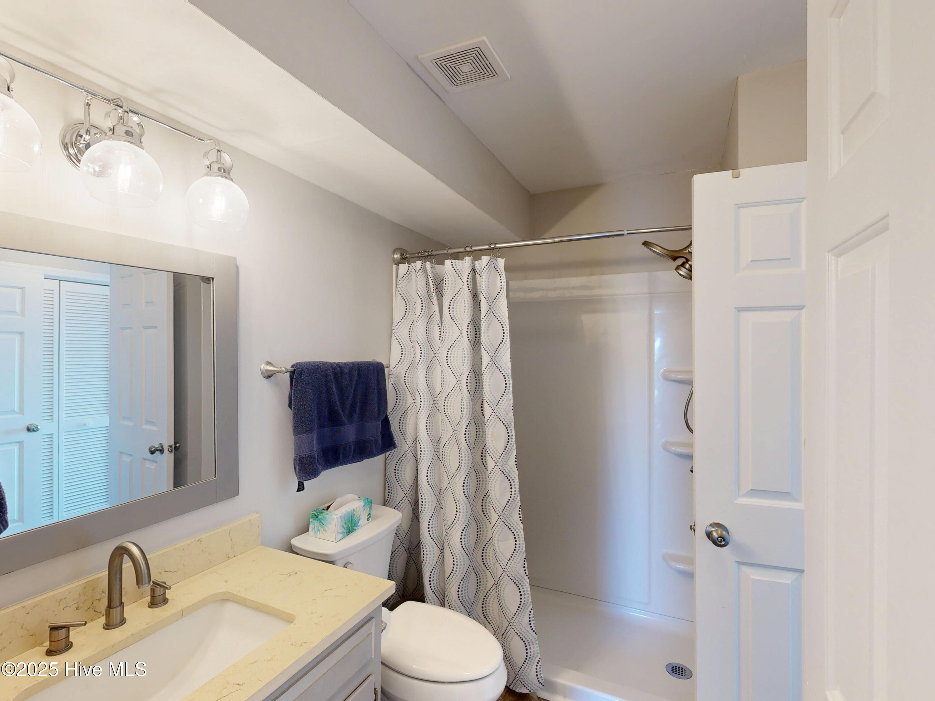 100550586 | Photo 40