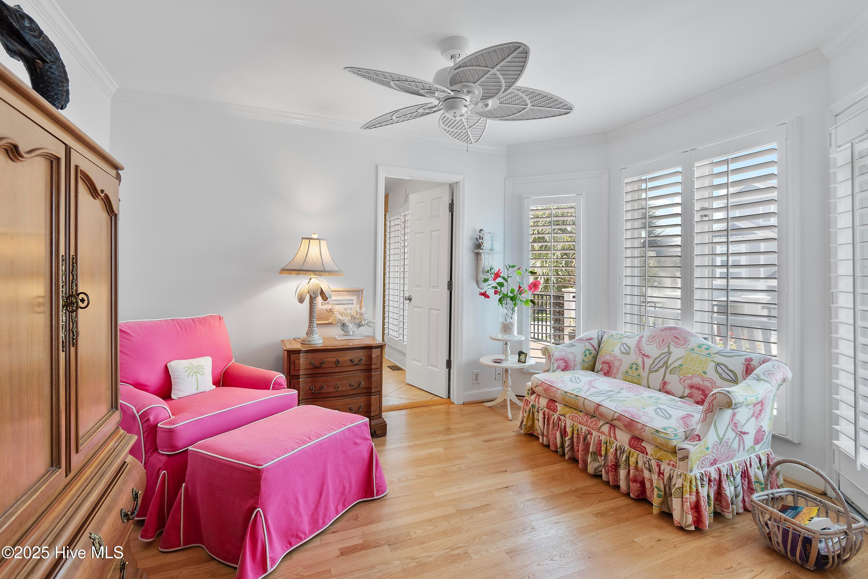 100527373 | Photo 28