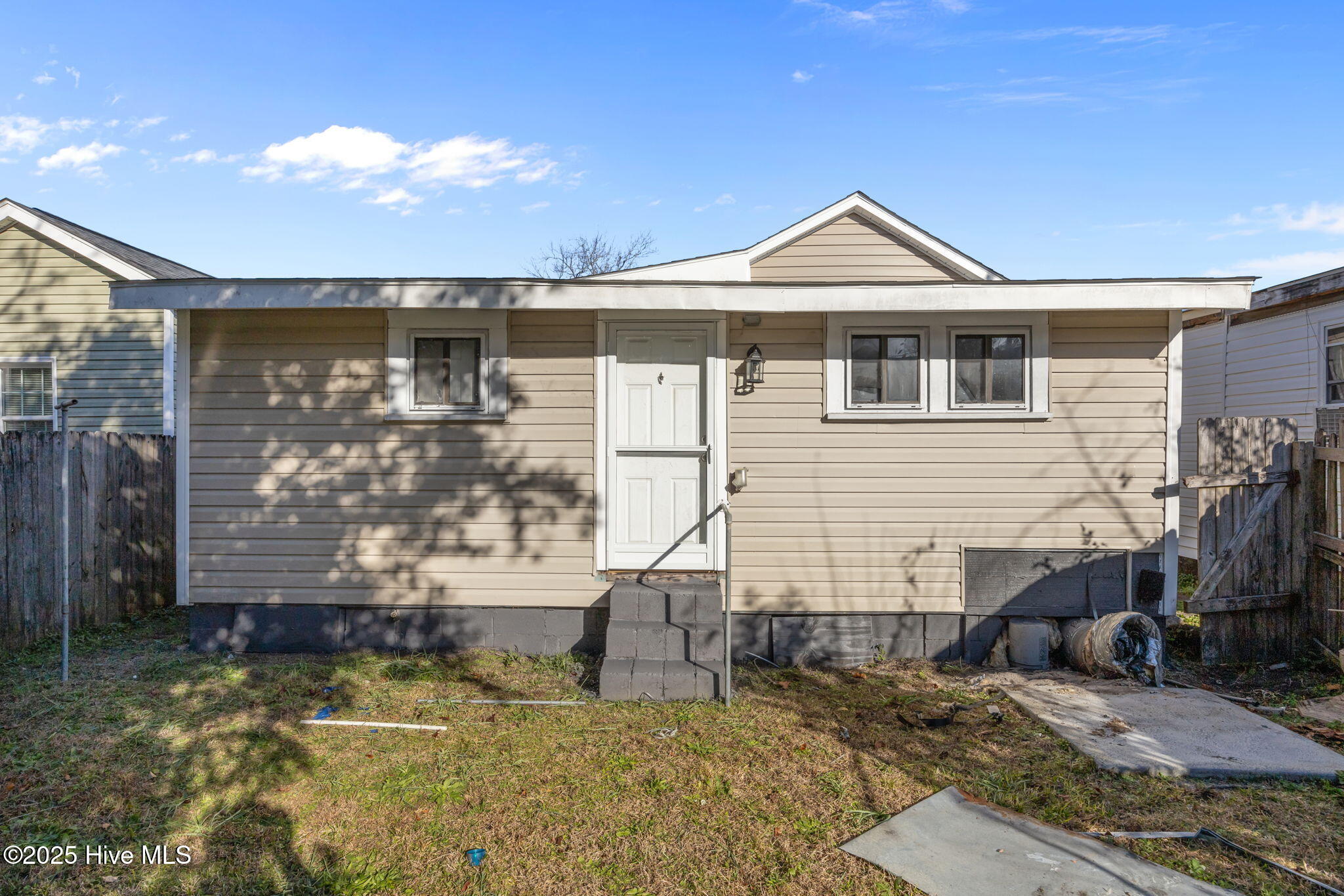 100545676 | Photo 43