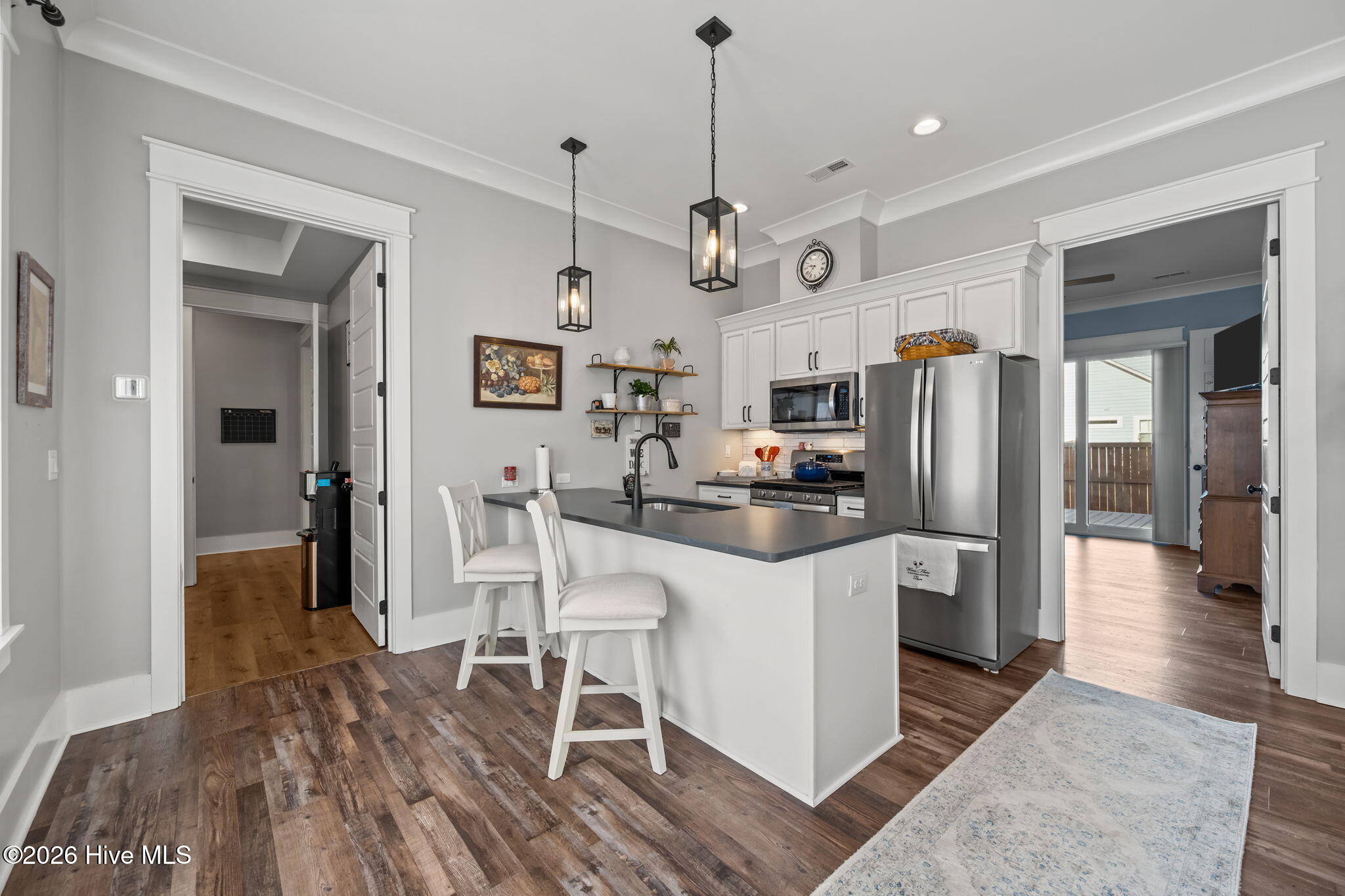 100555870 | Photo 43