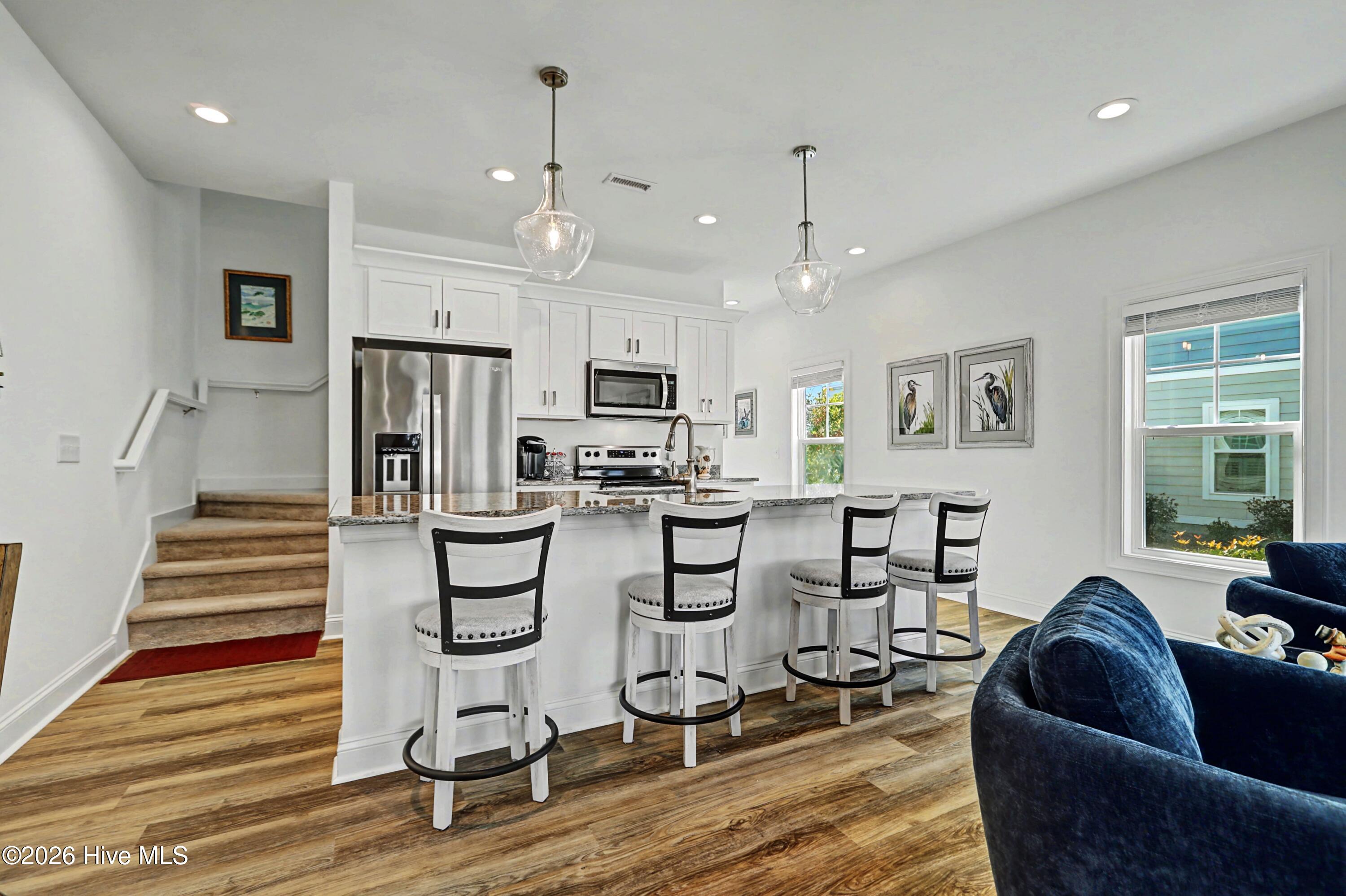 100553259 | Photo 21