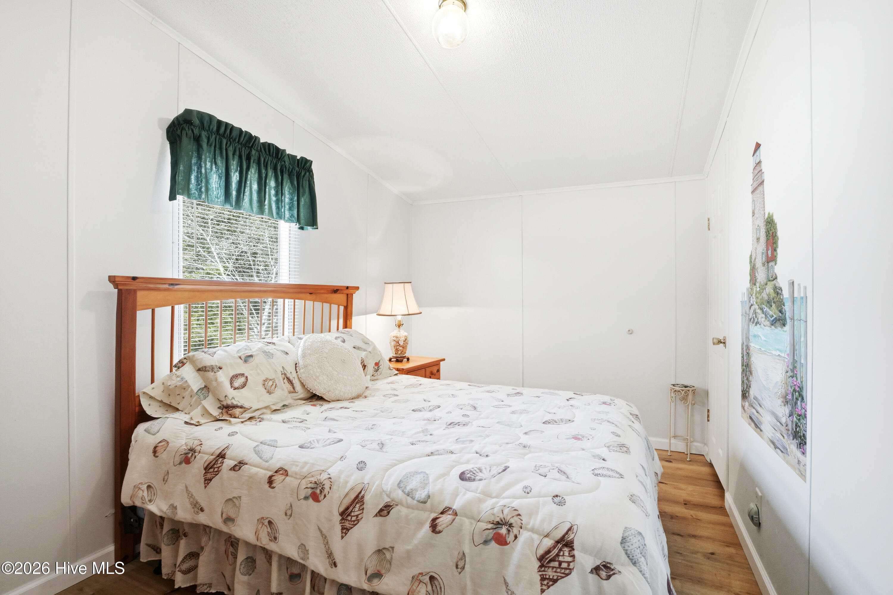 100565641 | Photo 33