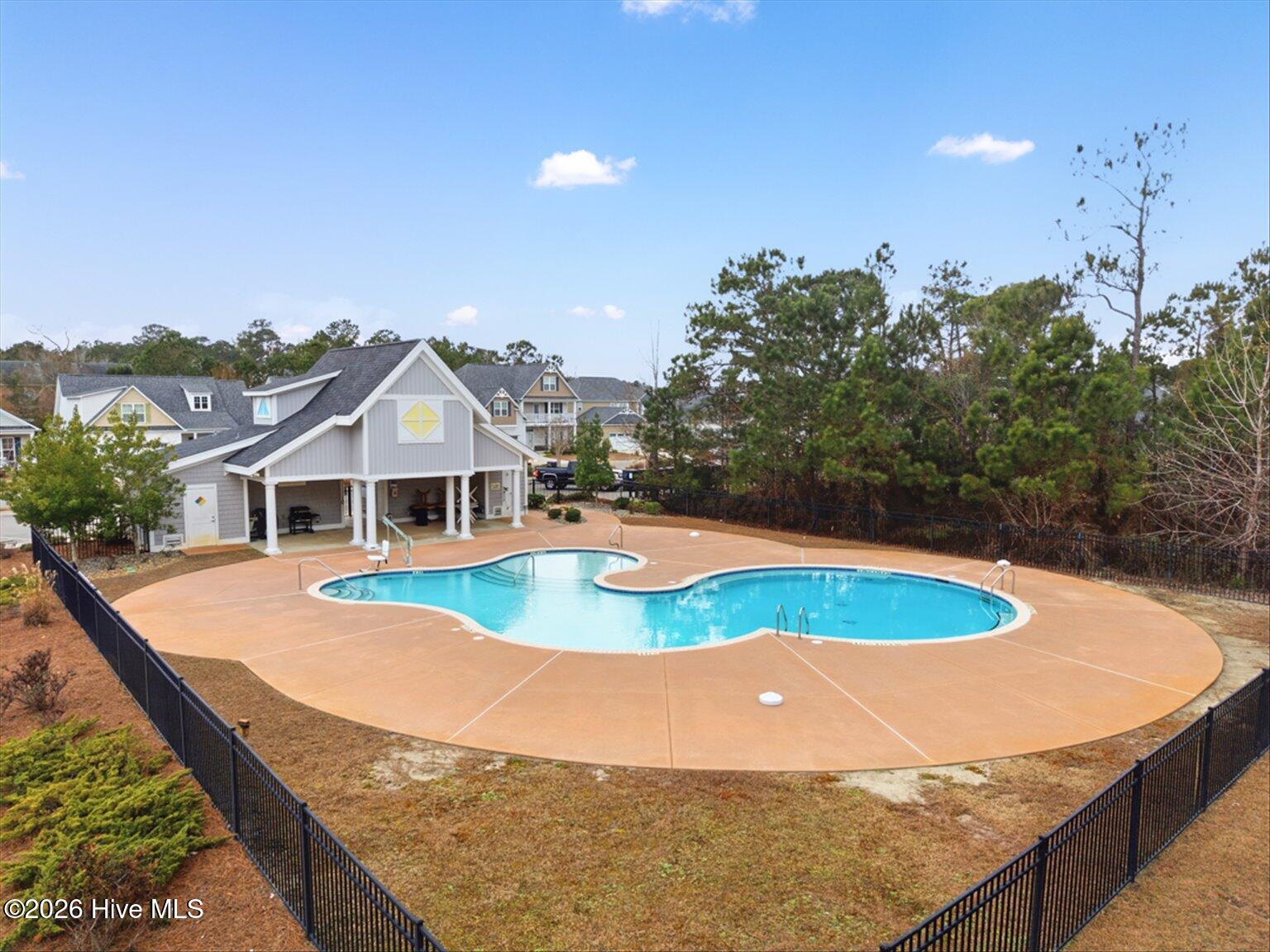 100548864 | Photo 48