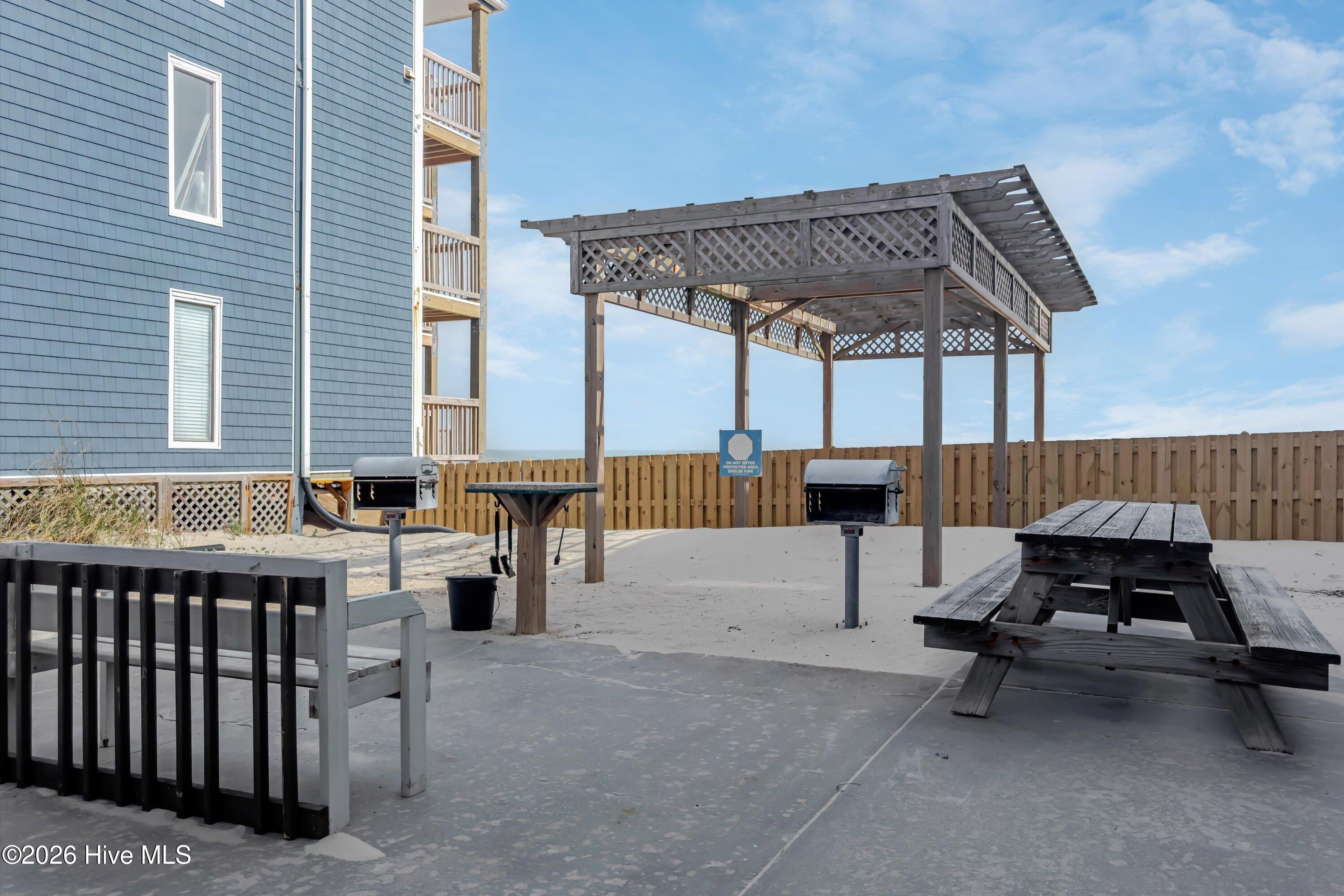 100551405 | Photo 46