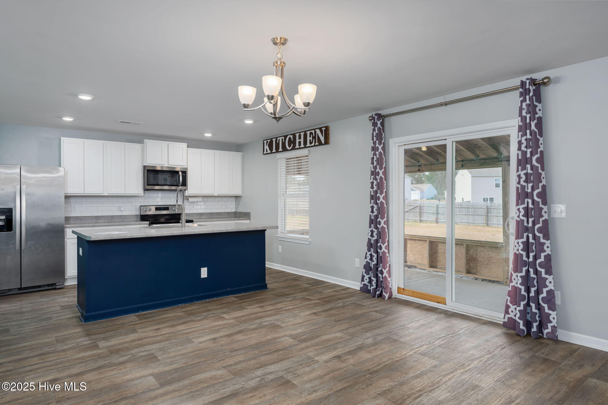 100523814 | Photo 10