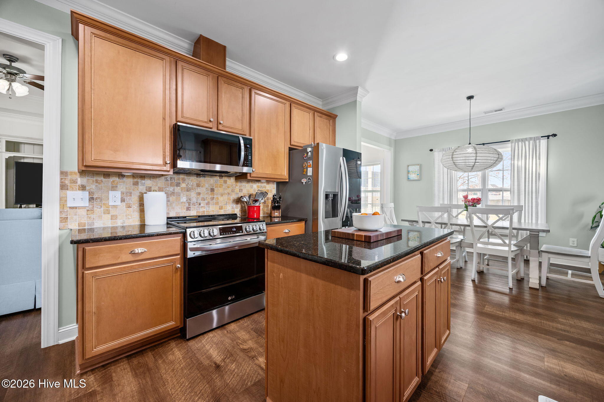 100558969 | Photo 28