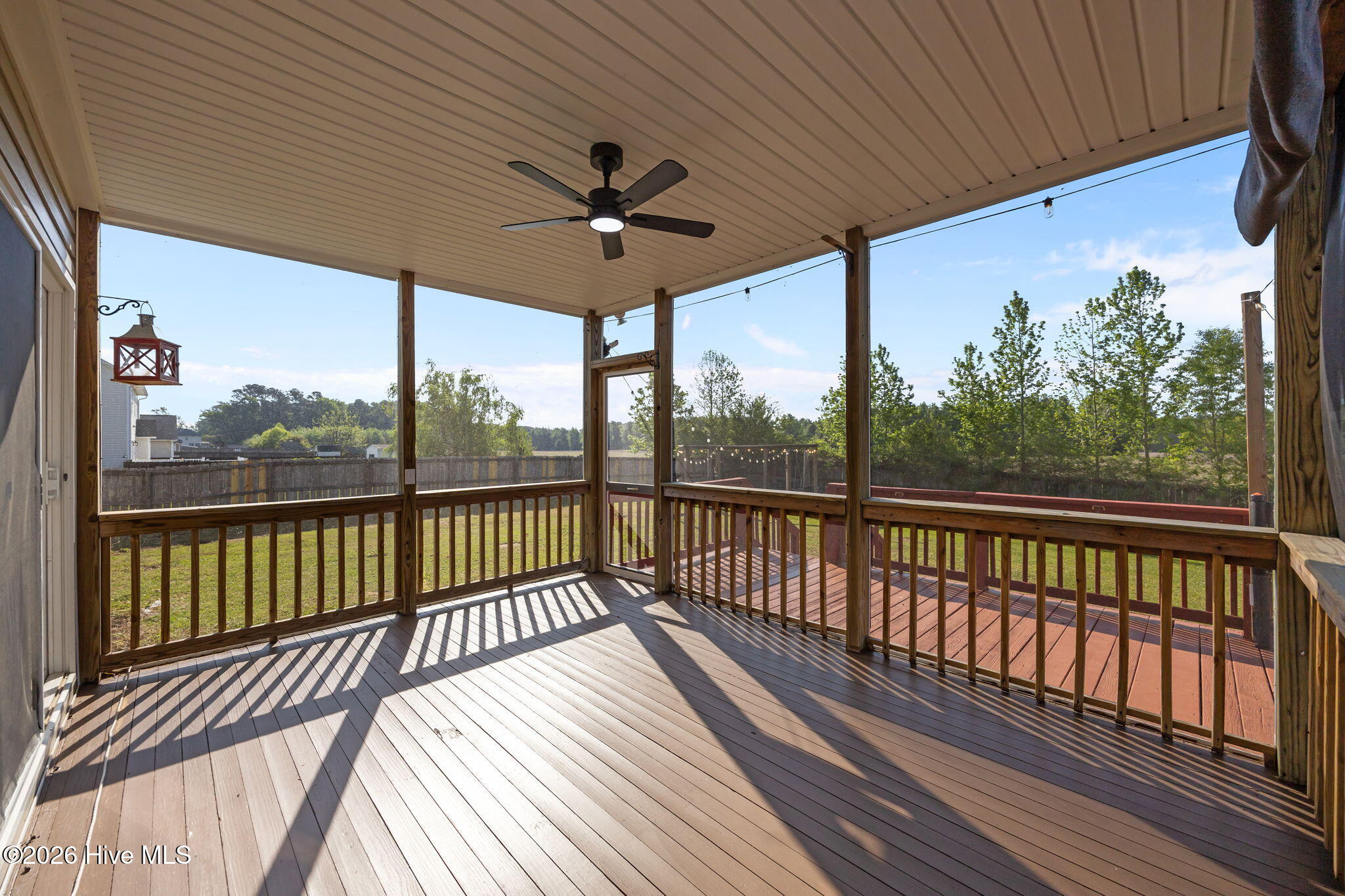 100568078 | Photo 23