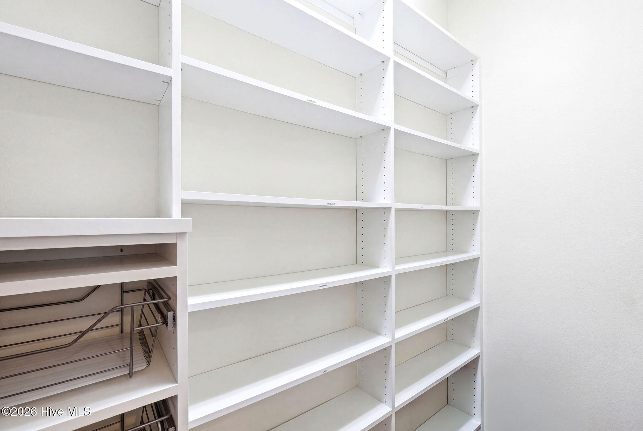 100565063 | Photo 32