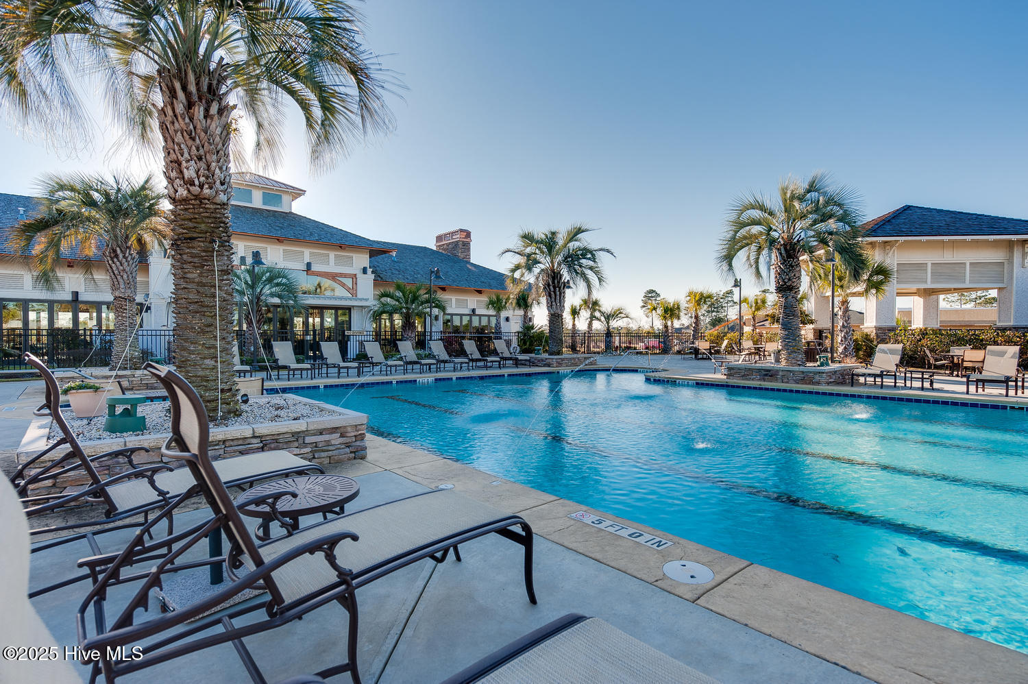 100514477 | Photo 60