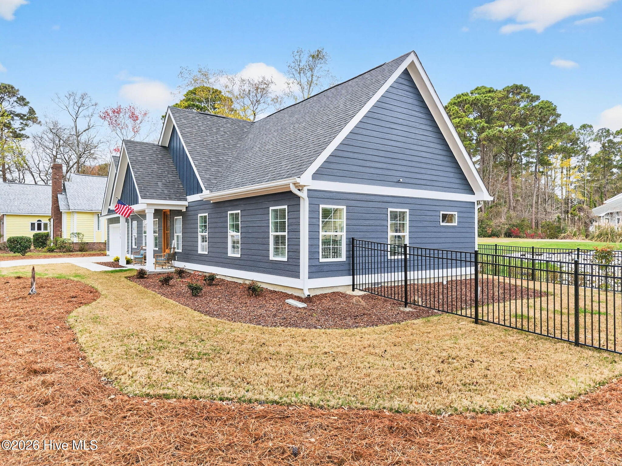 100563194 | Photo 44