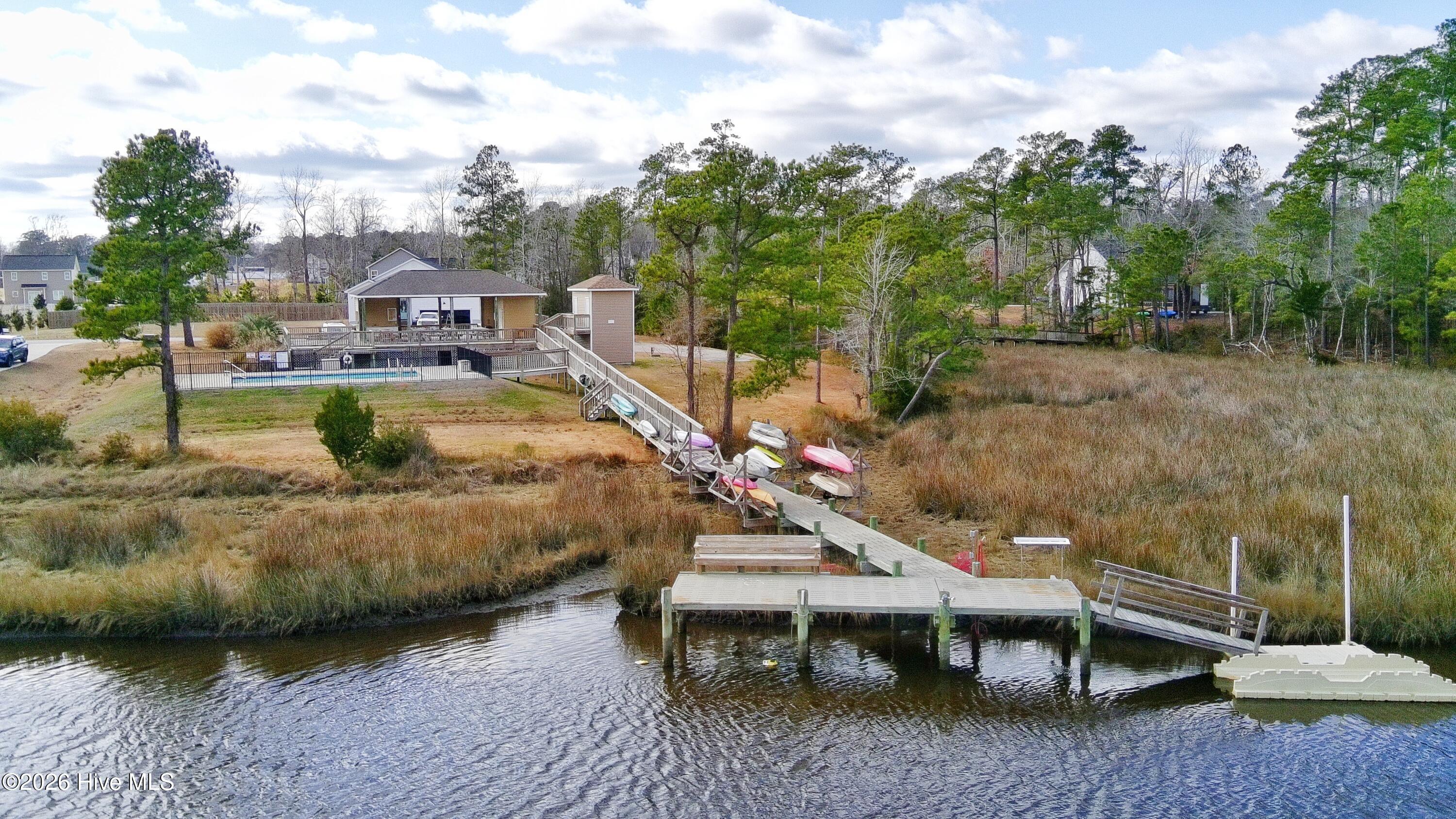 100555185 | Photo 47