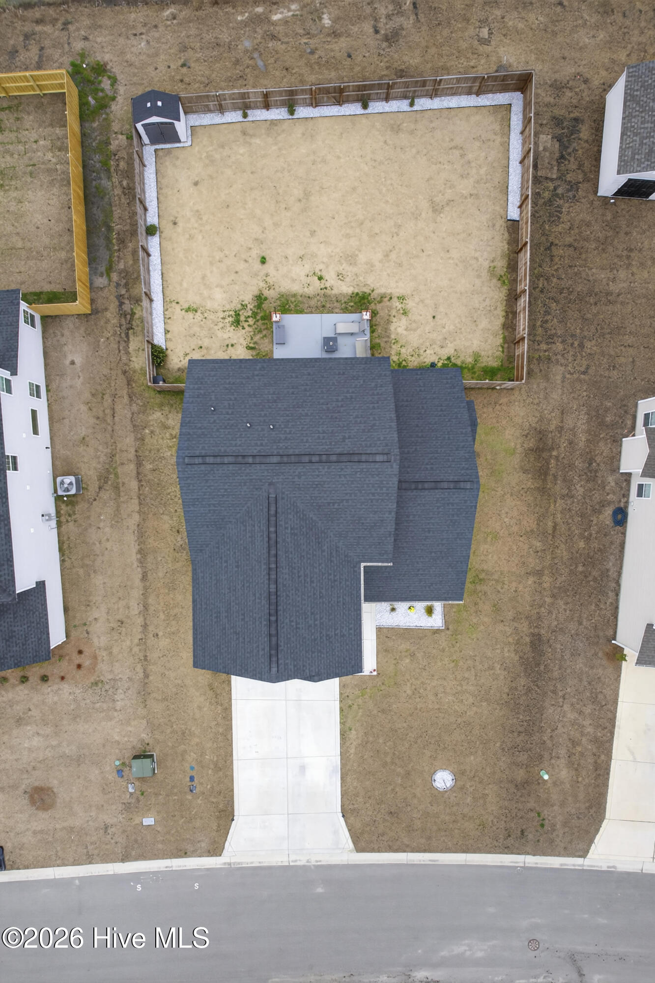 100558052 | Photo 53