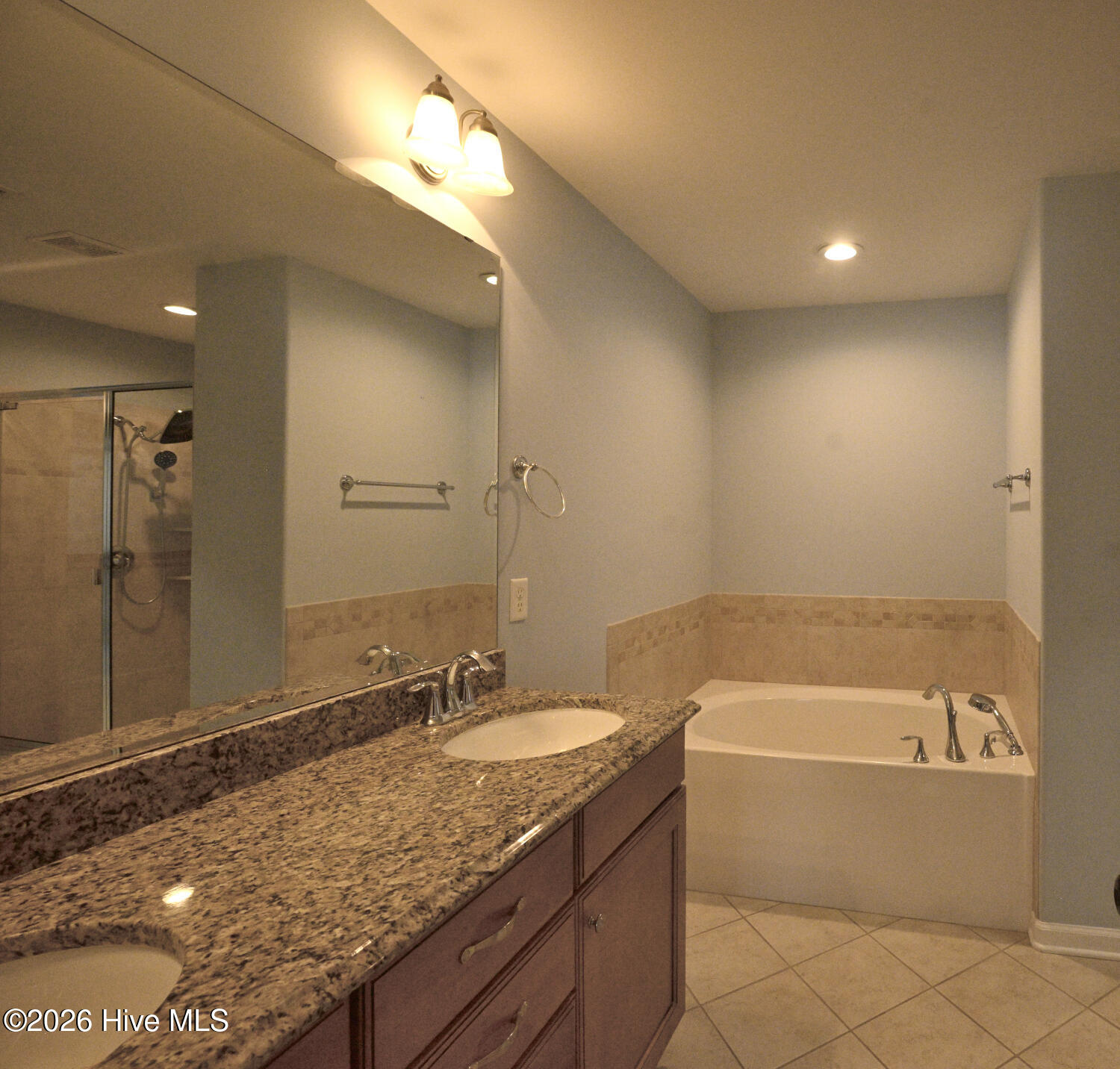 100566970 | Photo 10